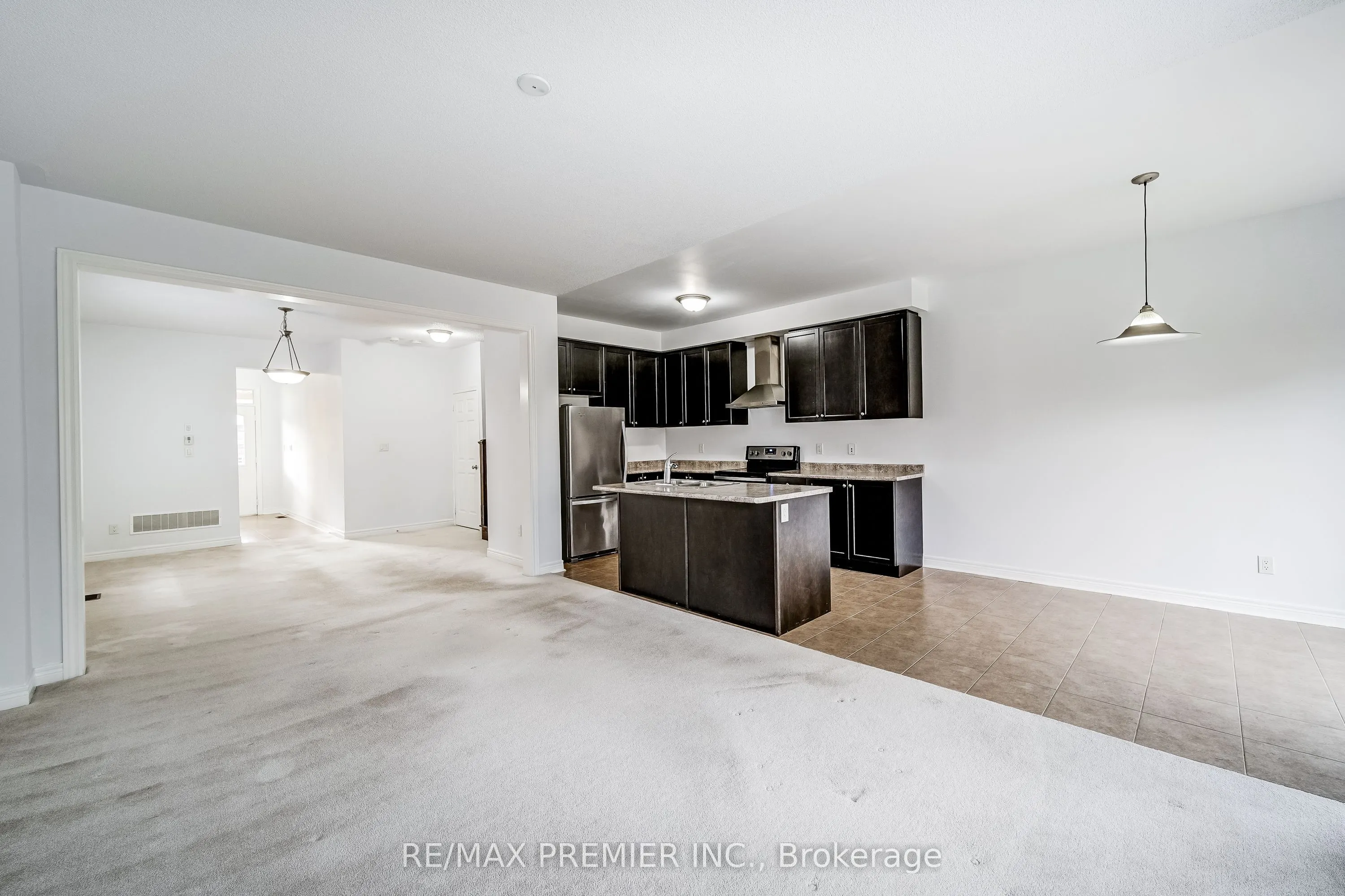 44 Weaver Terrace