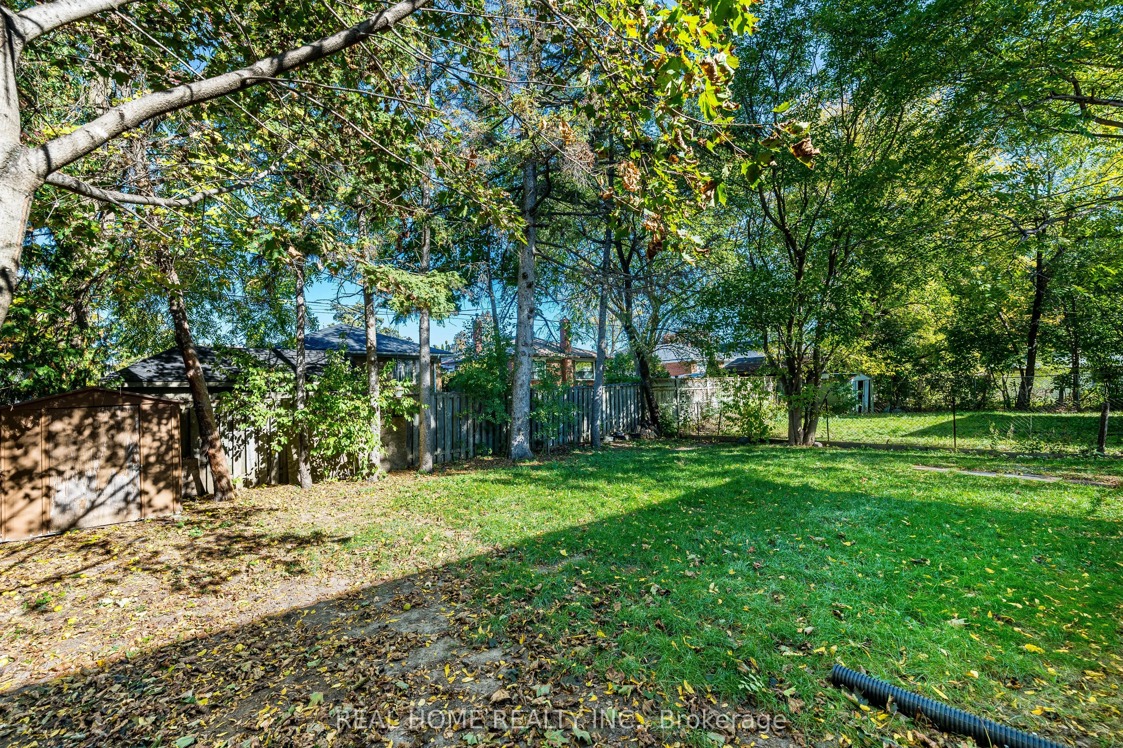 401 Fernleigh Circle S, #Main Floor