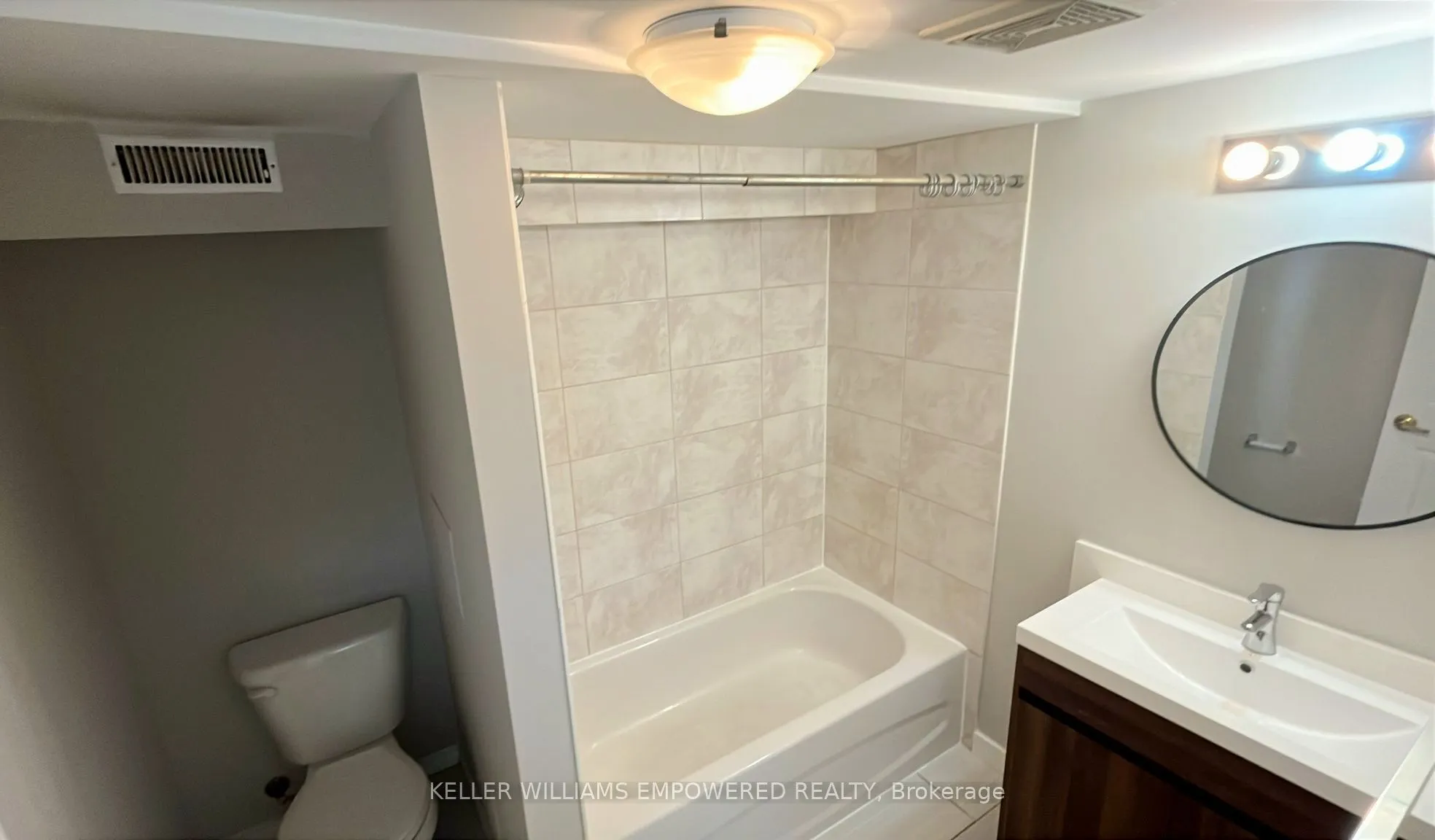17 Collins Crescent, #Lower