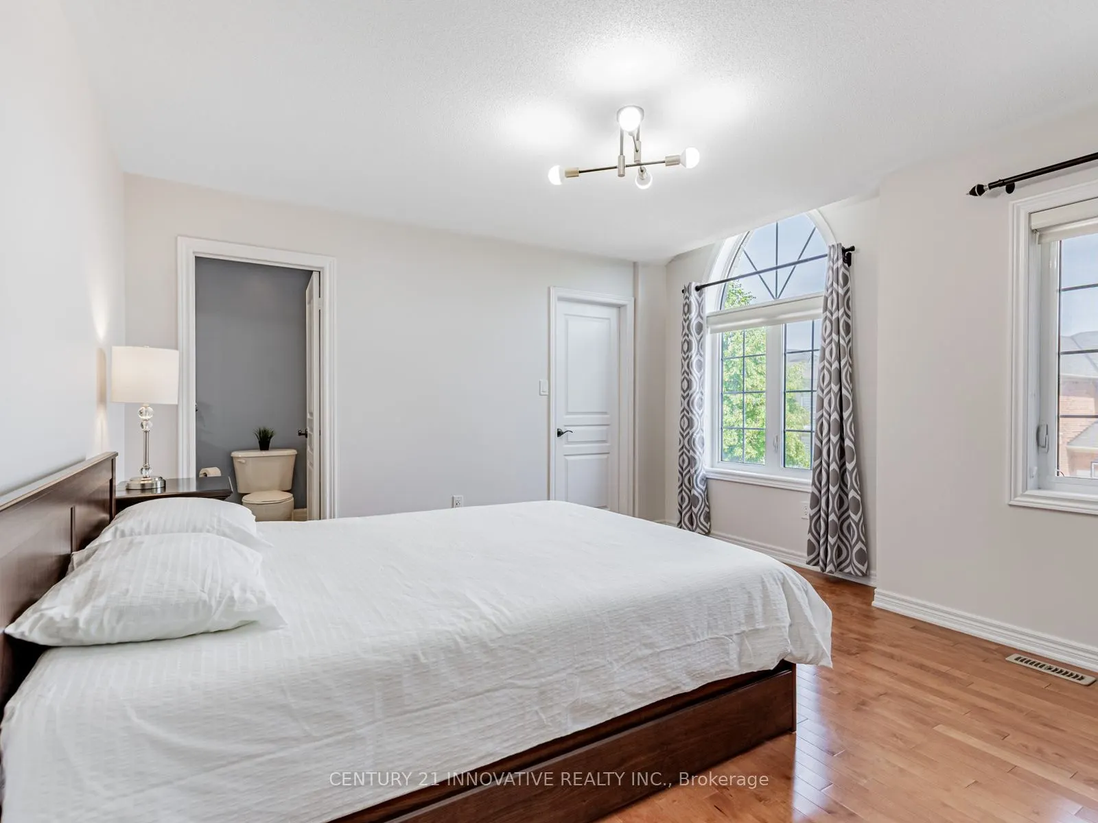 7 Stonechurch Crescent