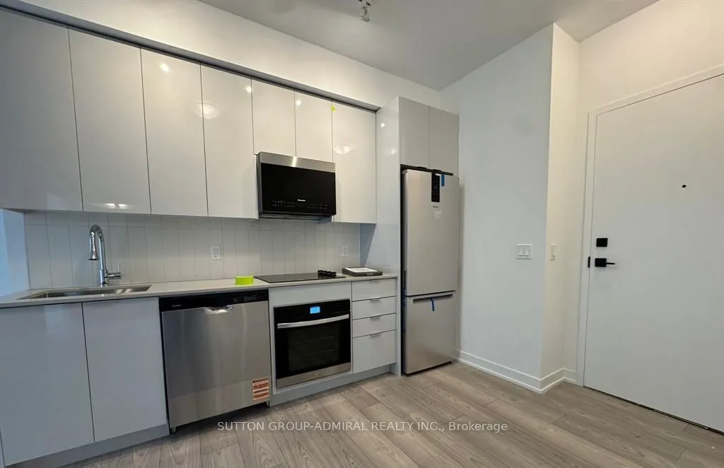 10 Abeja Street, #2419