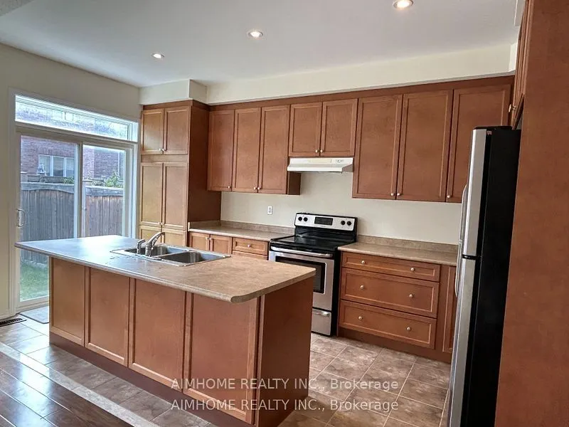 1255 Blencowe Crescent