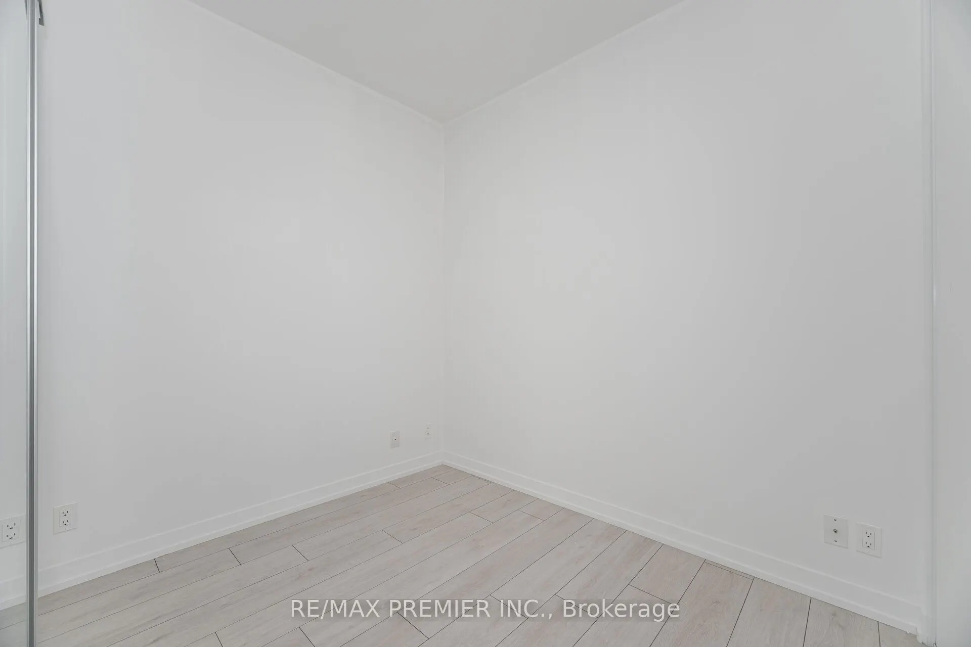 950 Portage Parkway, #2808