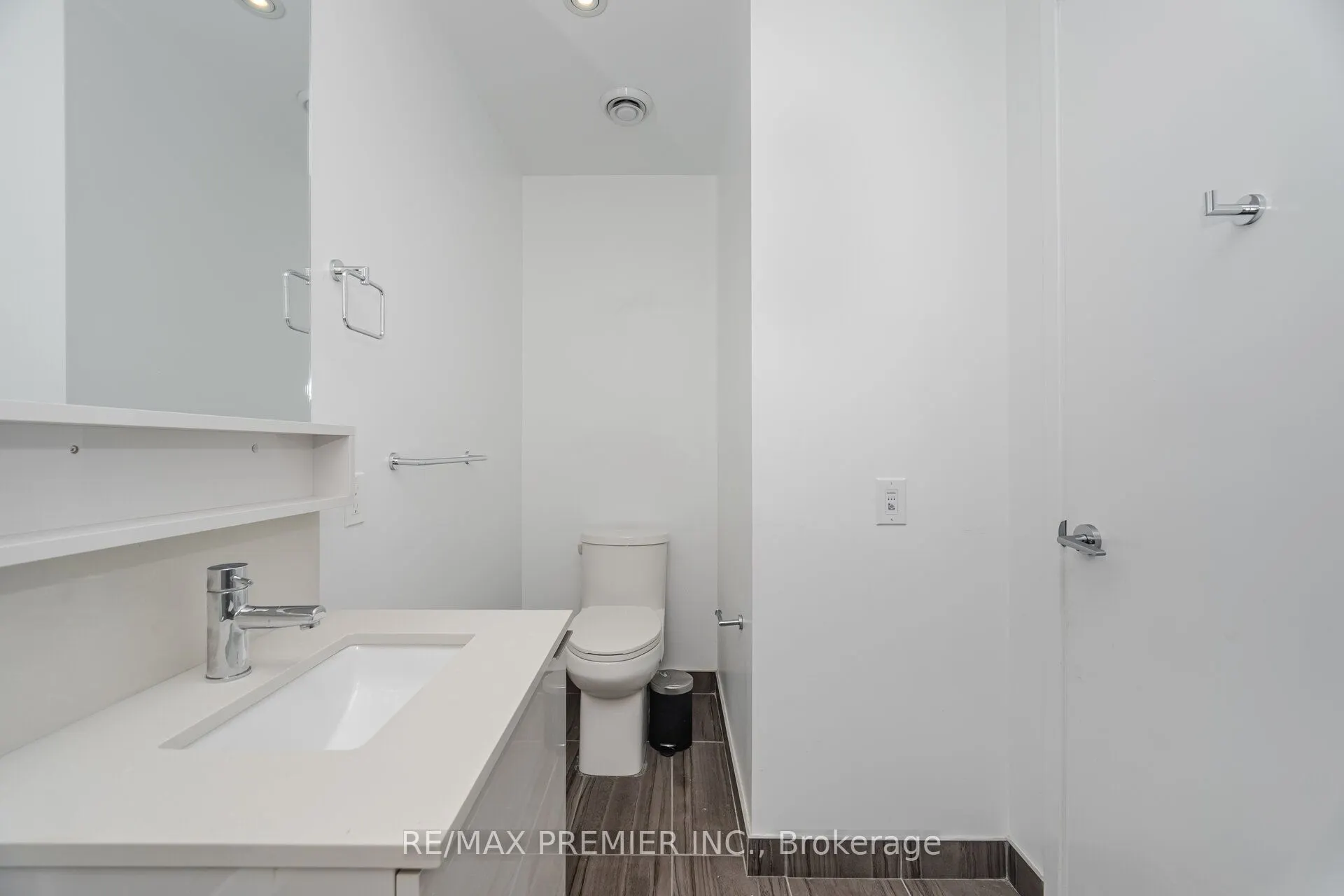 950 Portage Parkway, #2808