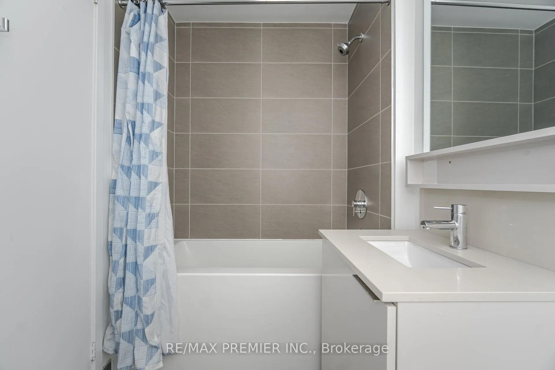 950 Portage Parkway, #2808