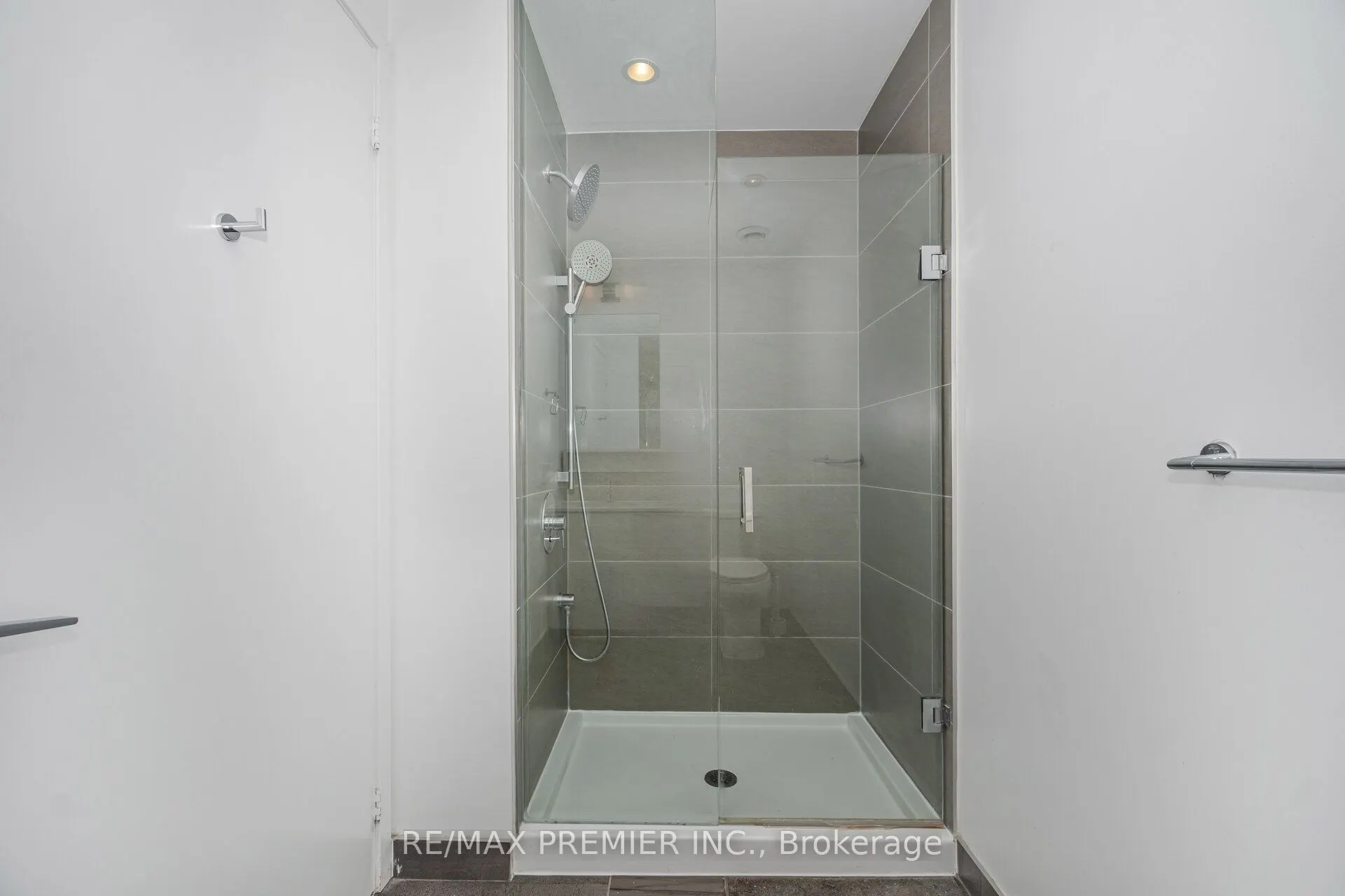 950 Portage Parkway, #2808