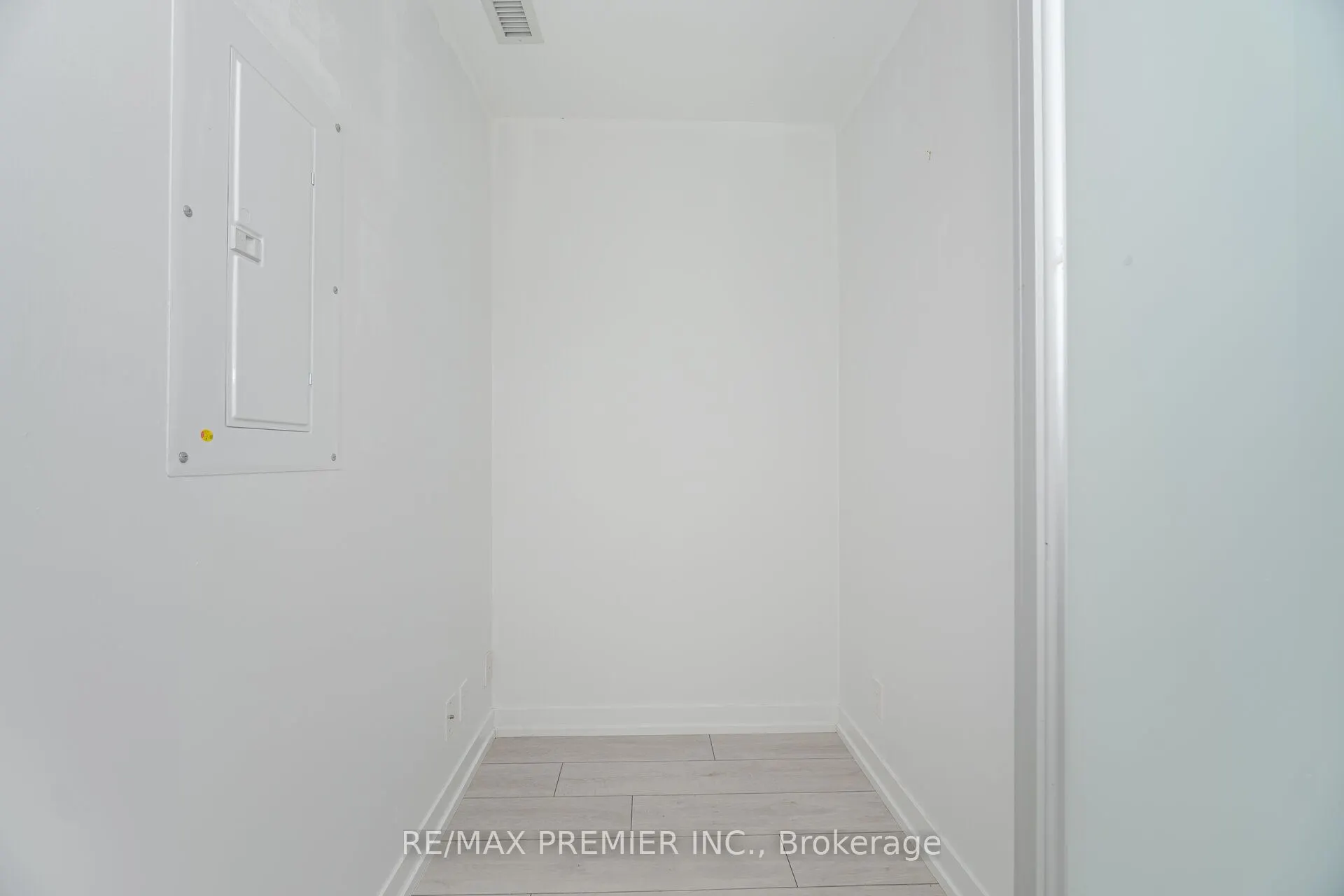 950 Portage Parkway, #2808