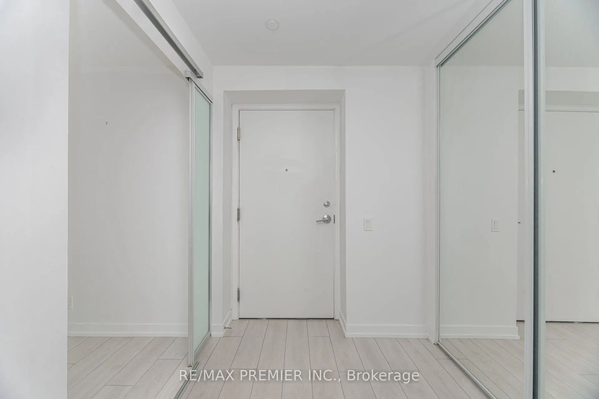 950 Portage Parkway, #2808