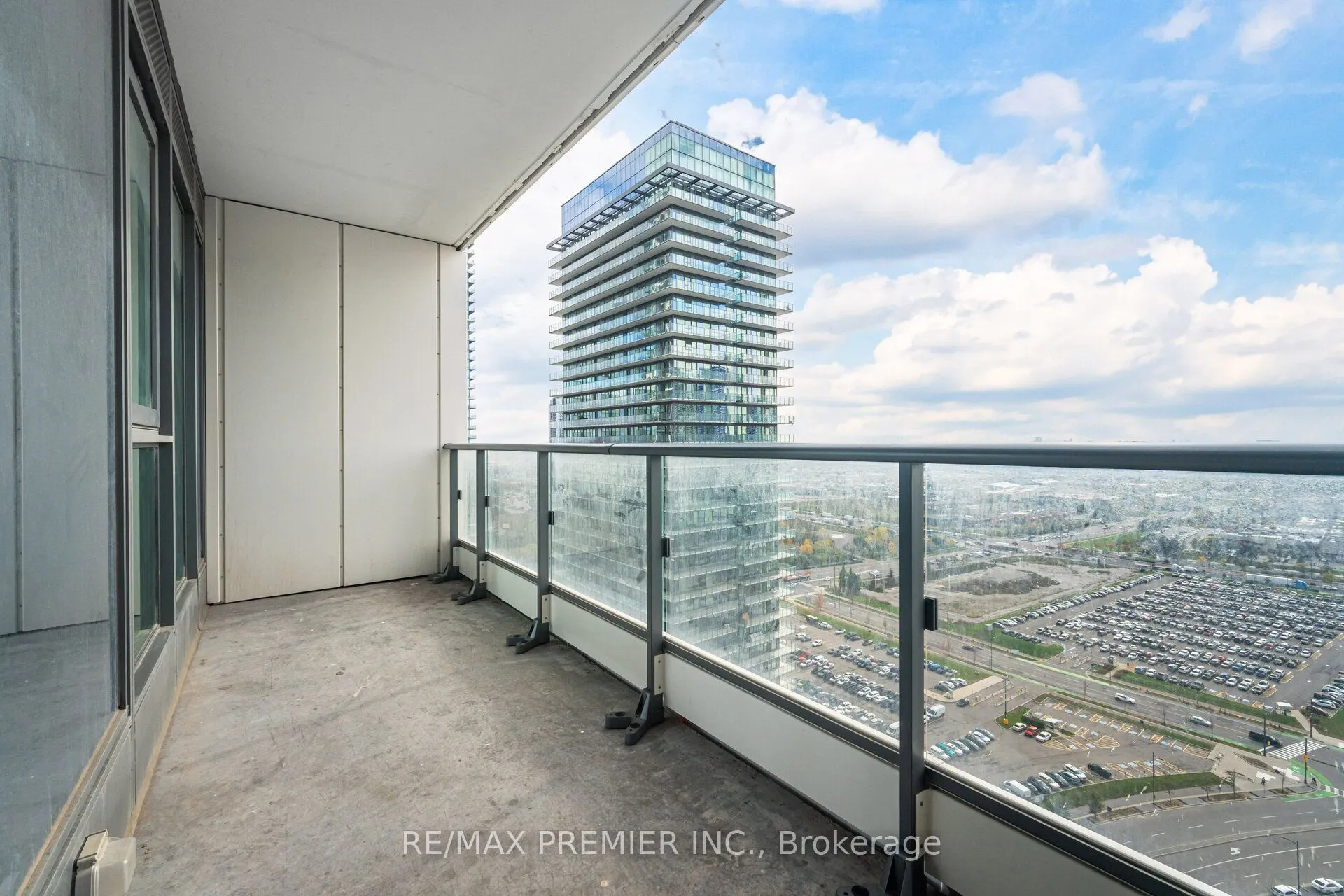 950 Portage Parkway, #2808