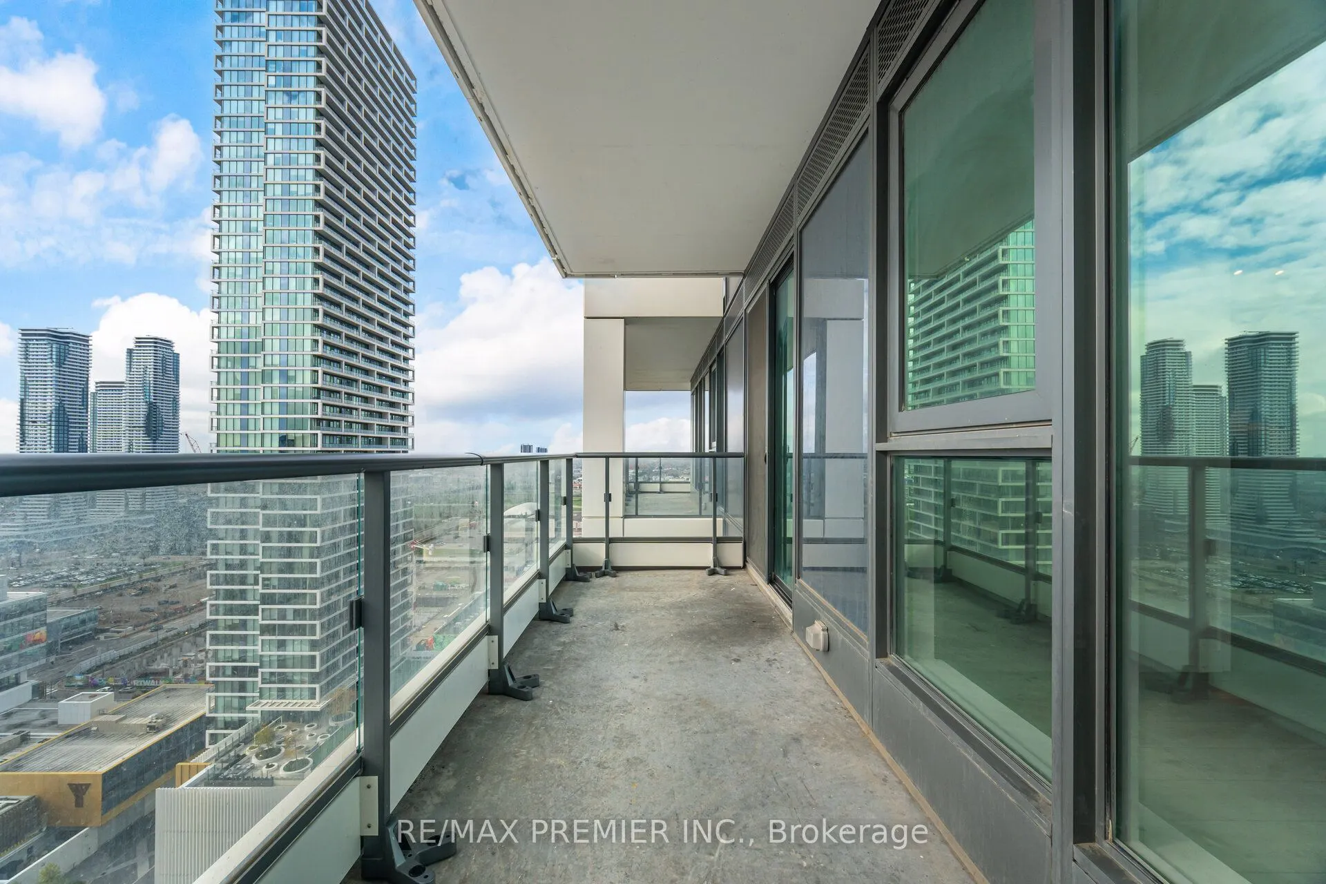 950 Portage Parkway, #2808