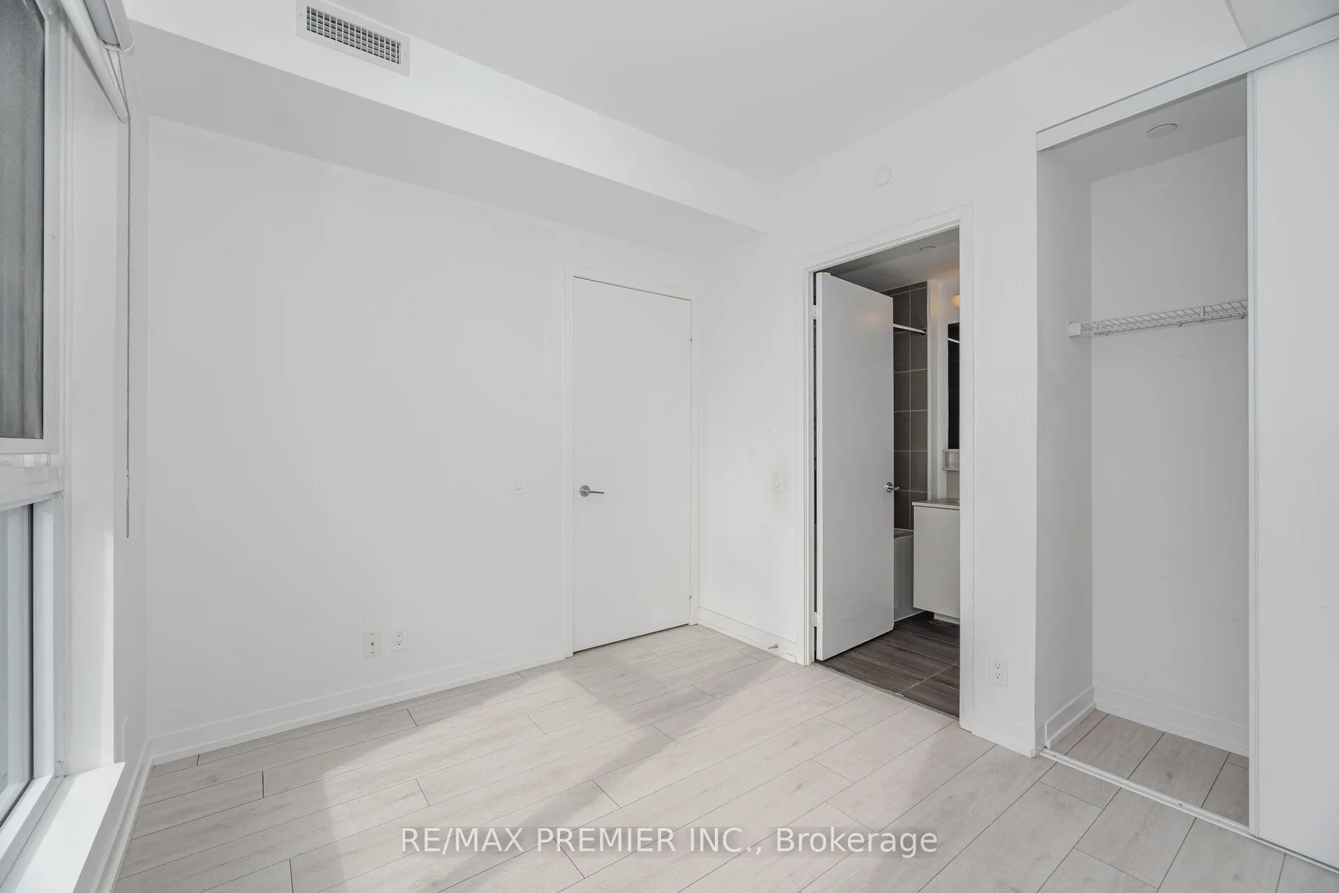 950 Portage Parkway, #2808