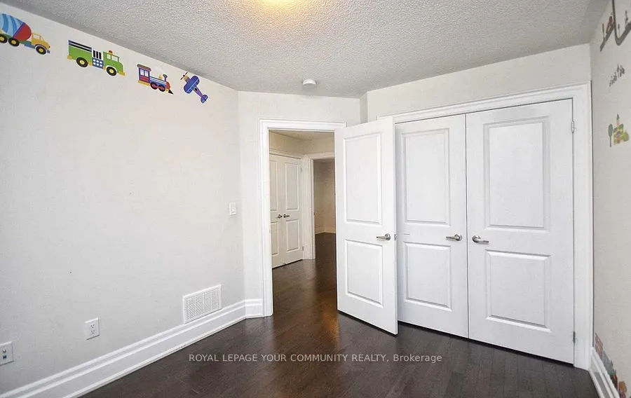 590 Sweetwater Crescent