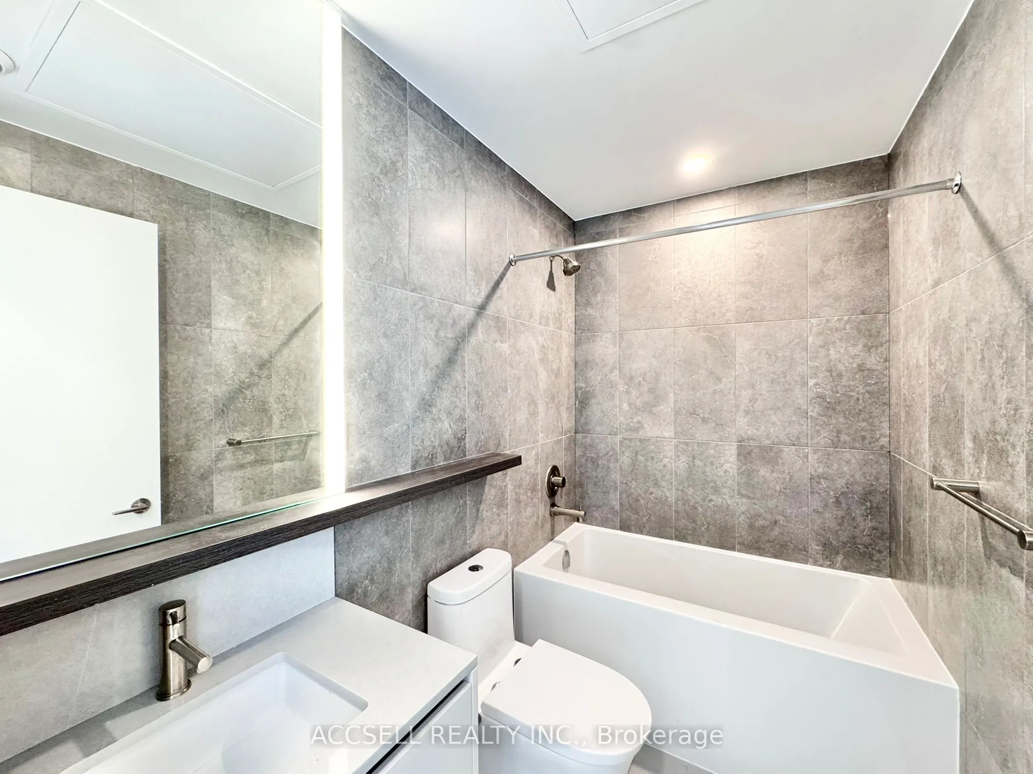 185 Millway Avenue, #W702