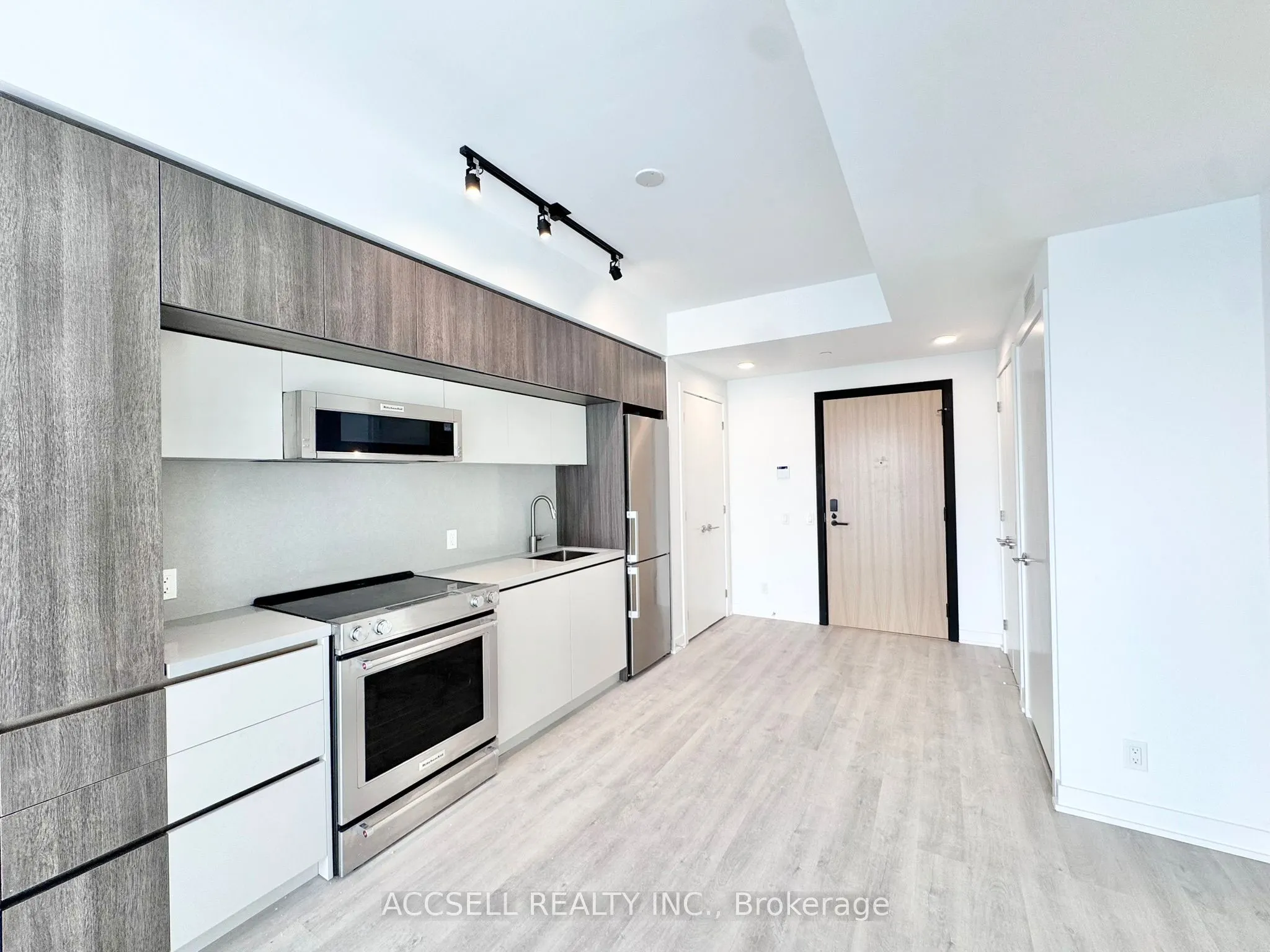 185 Millway Avenue, #W702