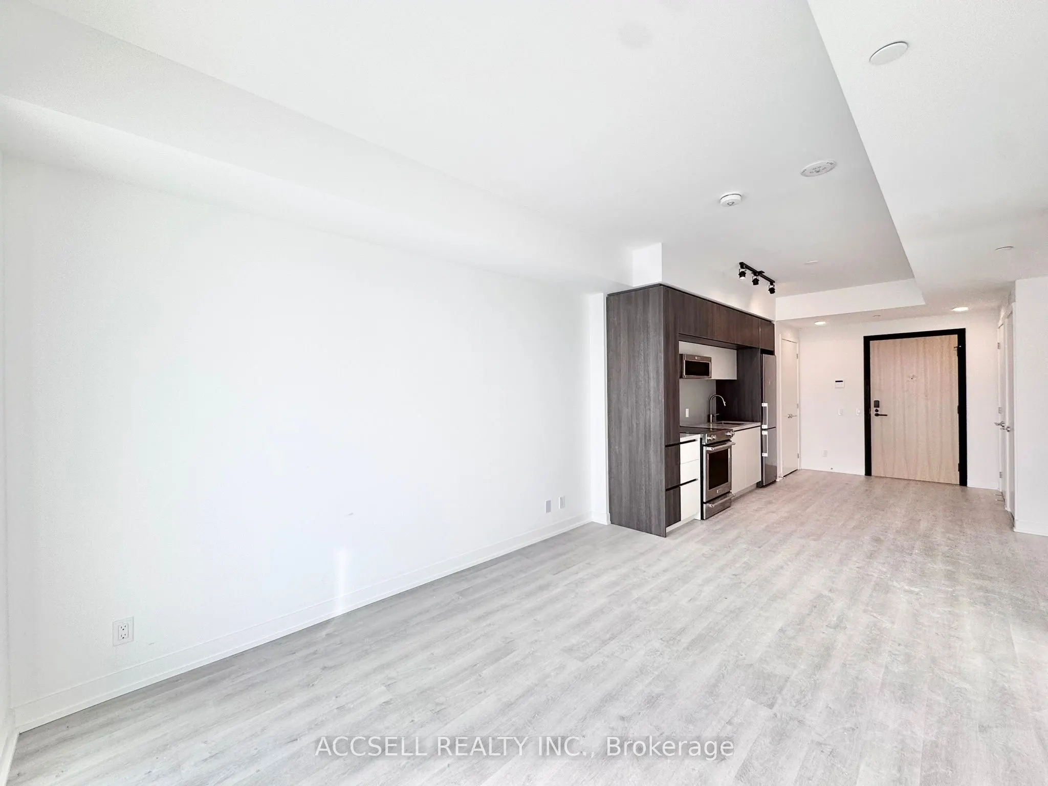 185 Millway Avenue, #W2805