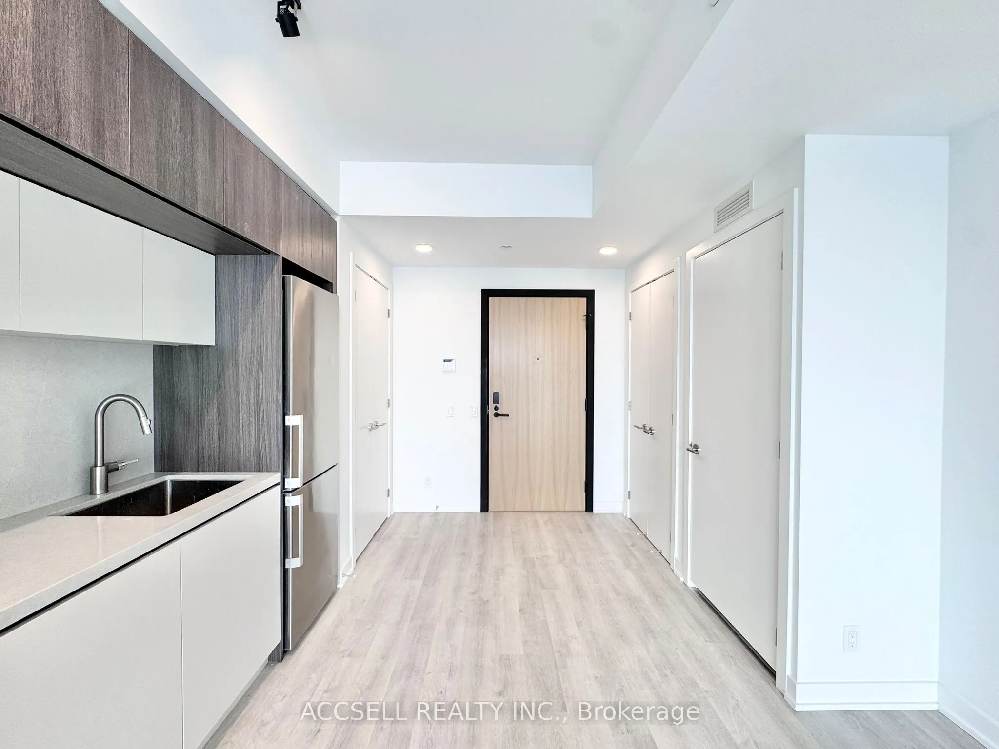 185 Millway Avenue, #W2805