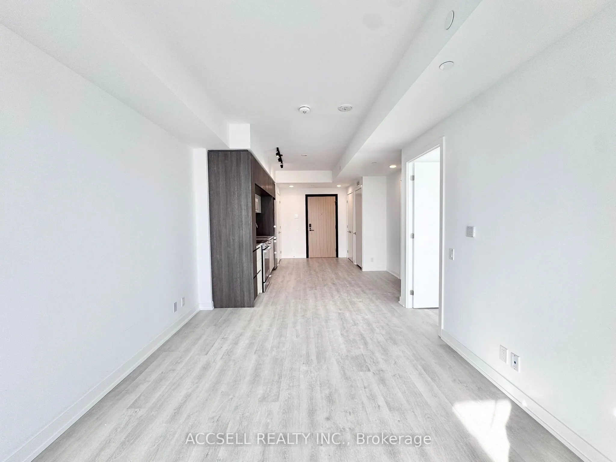 185 Millway Avenue, #W2805
