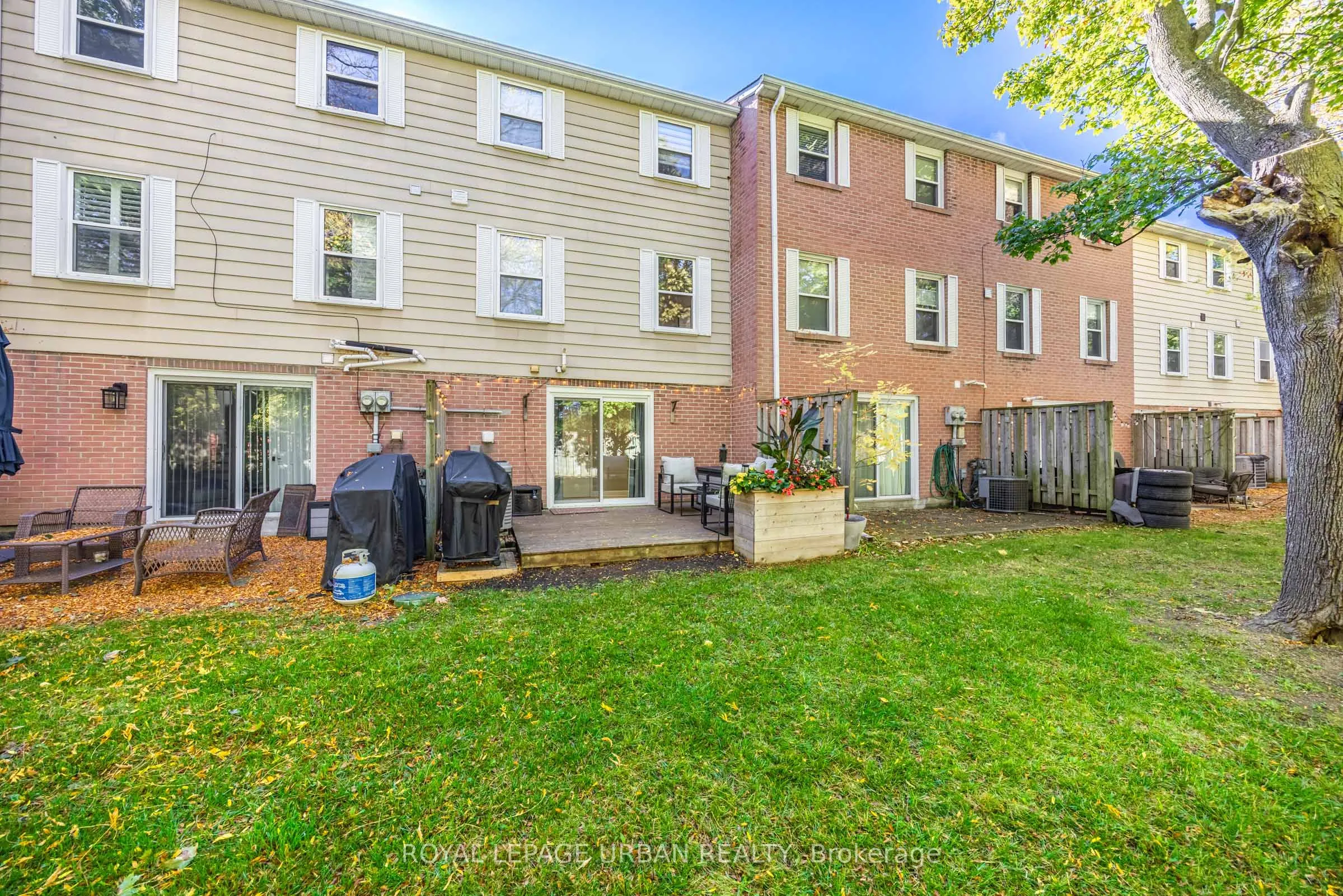 1684 John Street, #16
