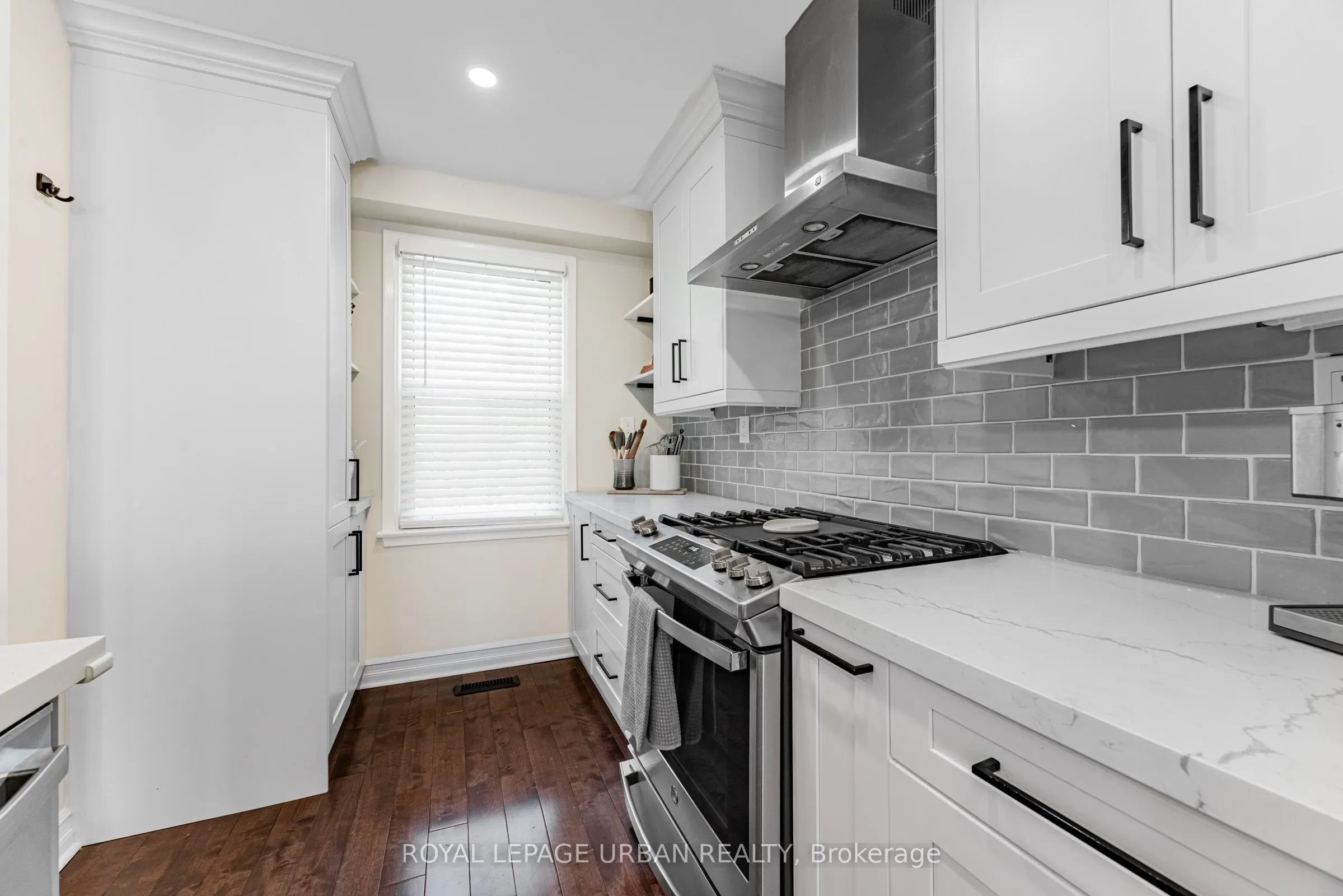 1684 John Street, #16