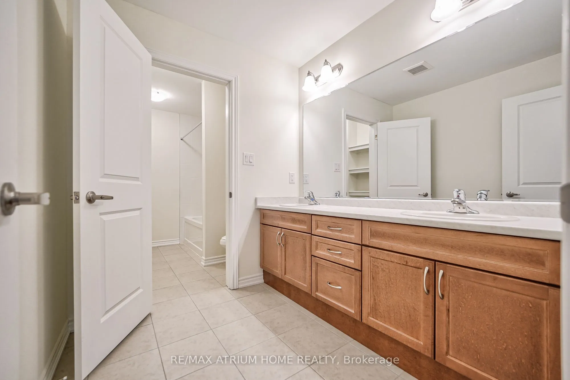4 Thomas Frisby Jr. Crescent