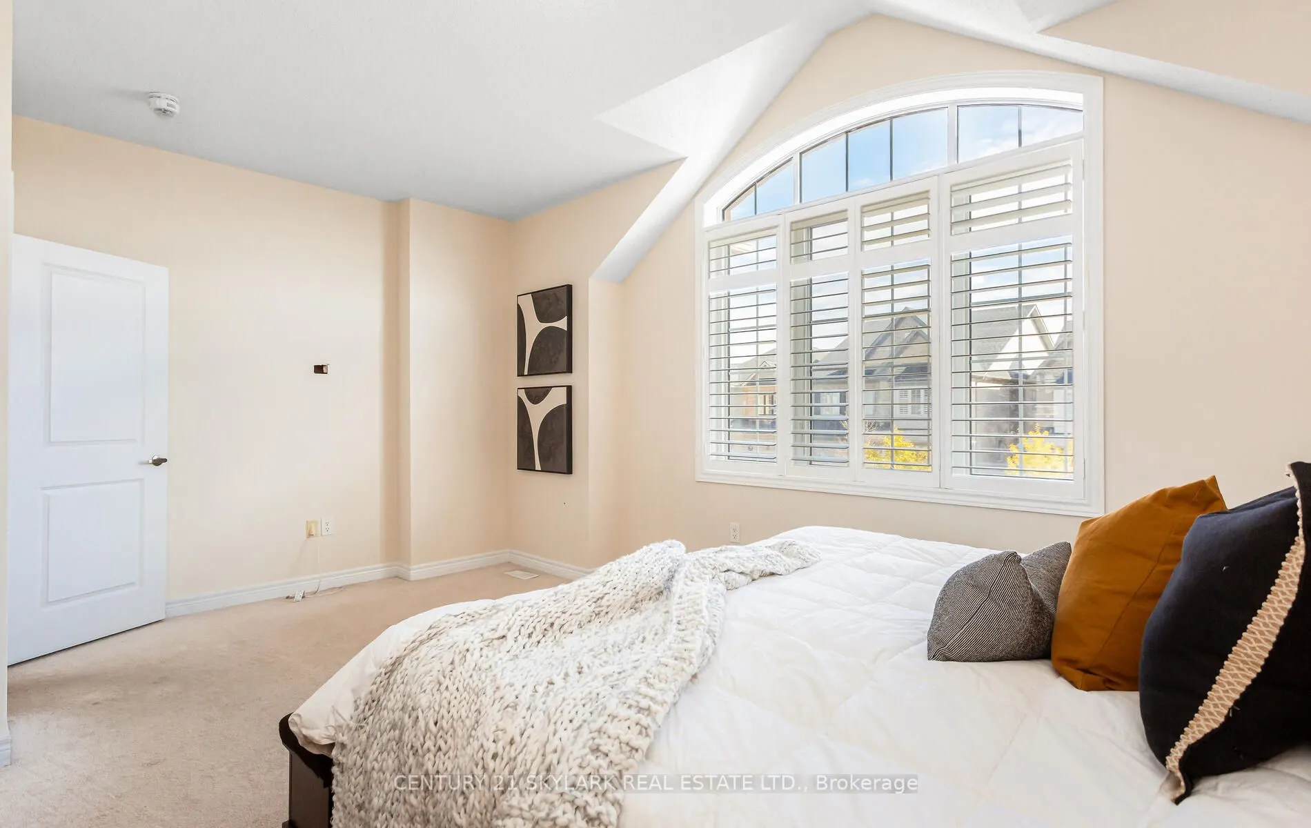 20 Nocturne Avenue