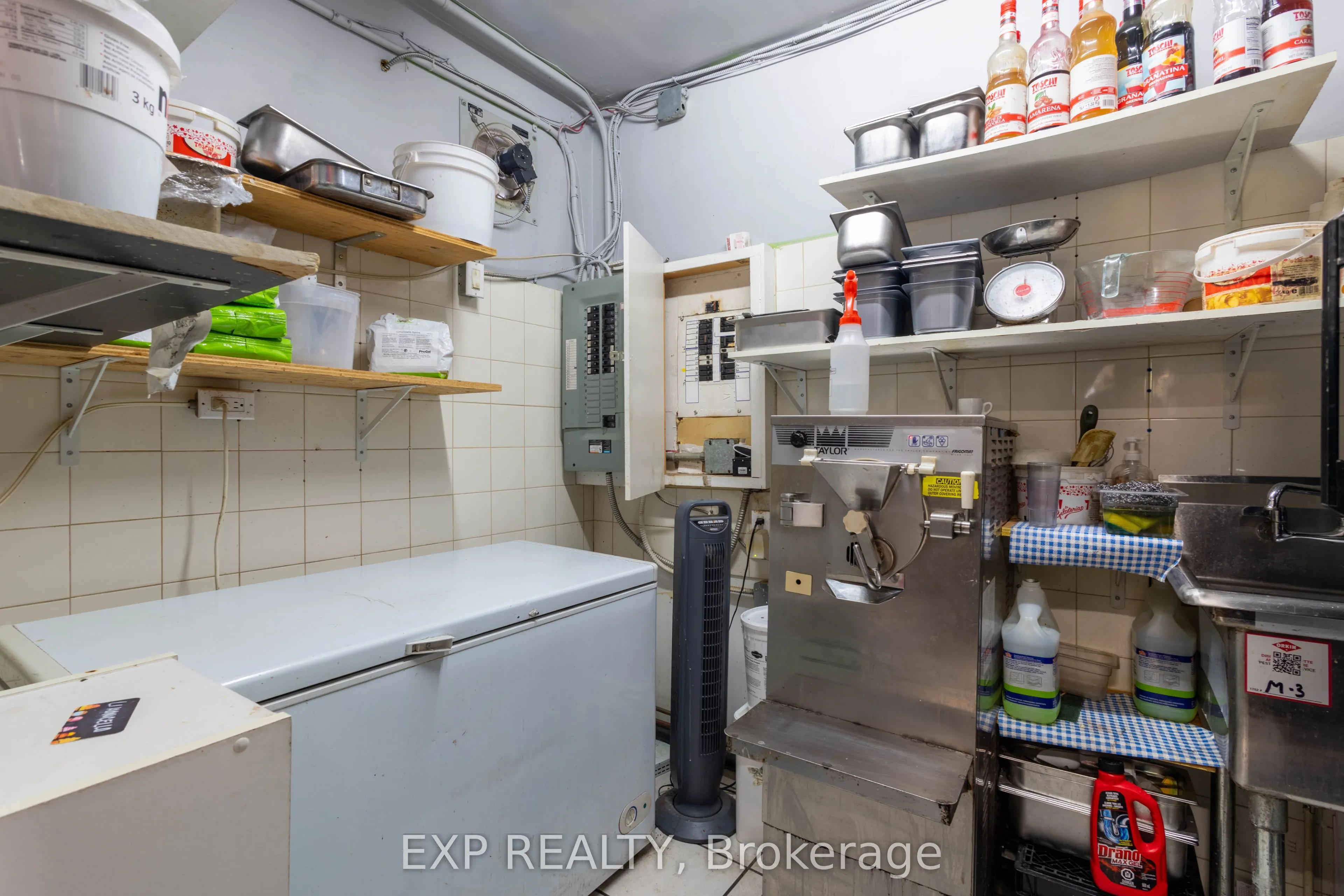 928 Lake Drive E, #104 & 105