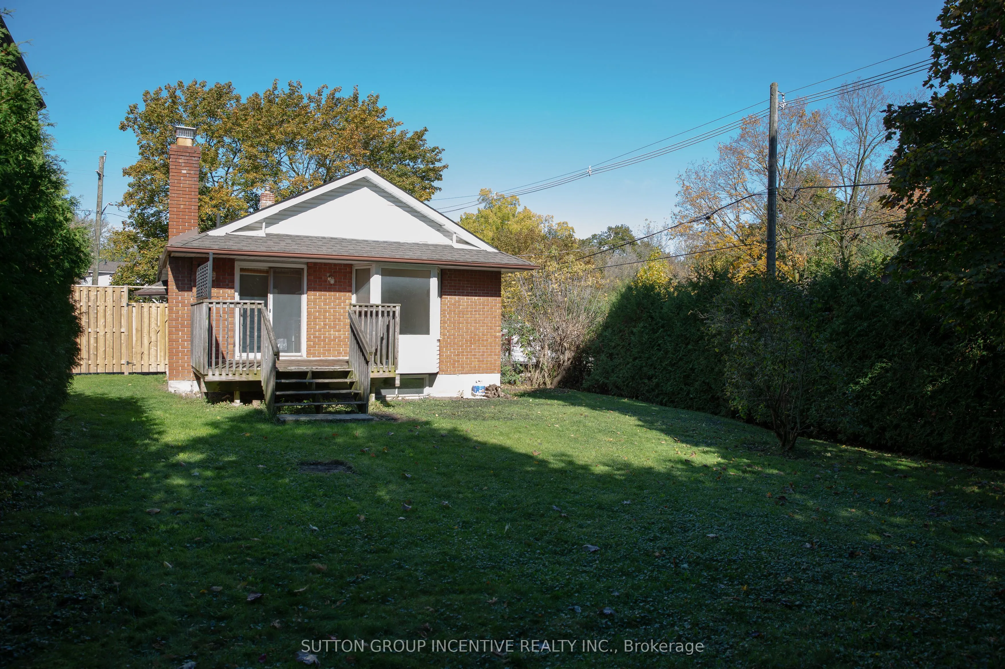 19 Kennedy Street E
