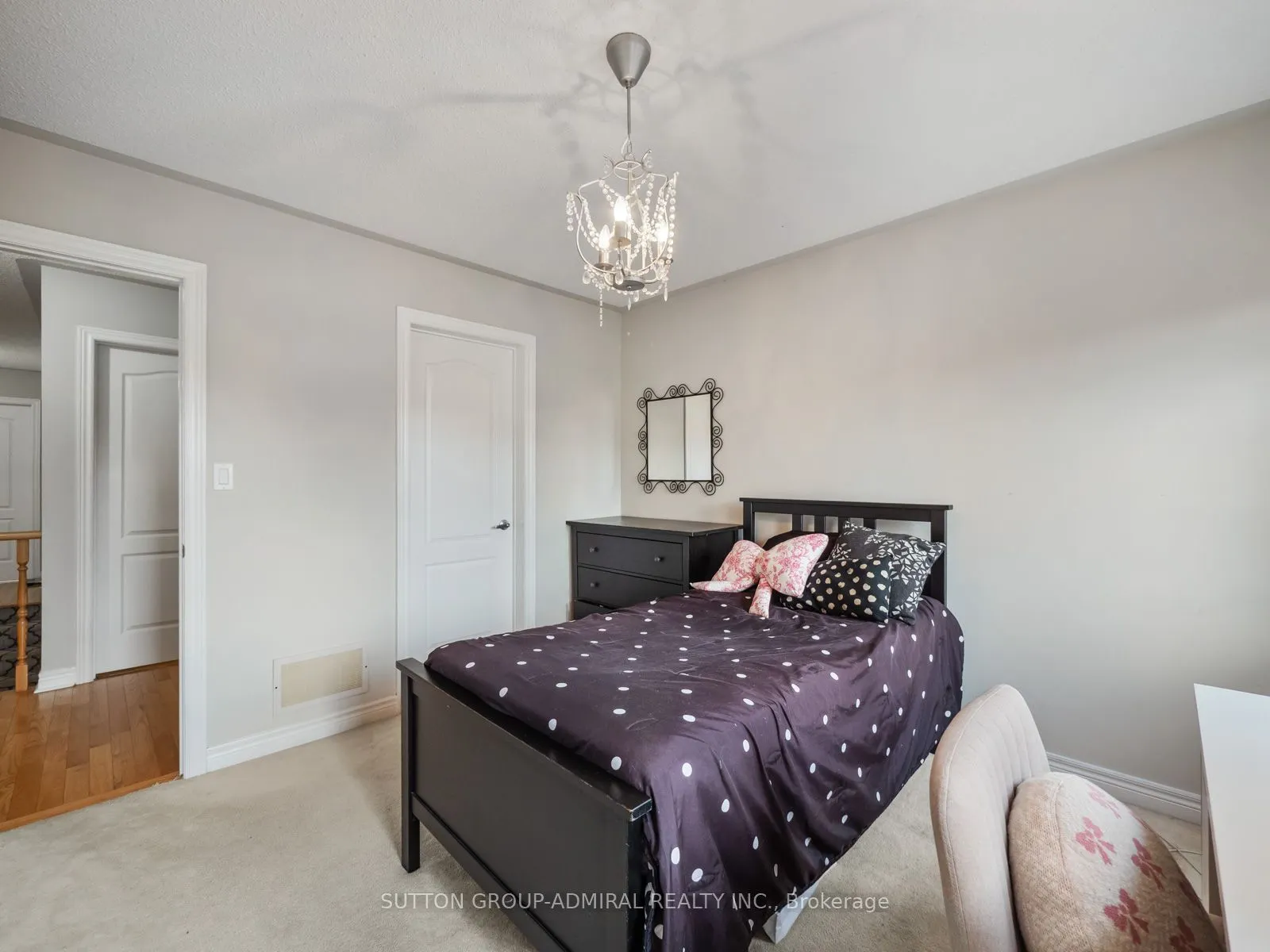192 Chayna Crescent