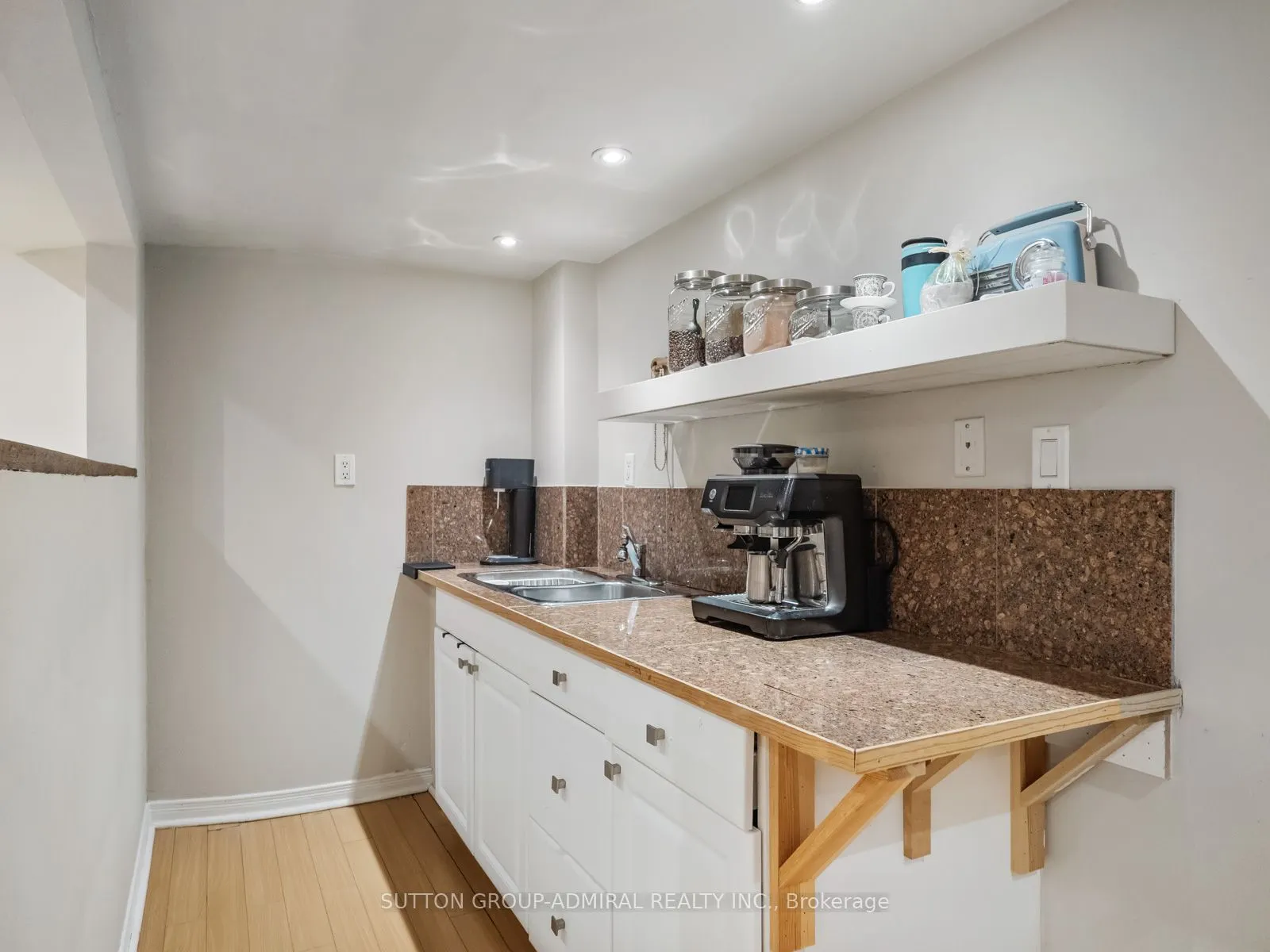 192 Chayna Crescent