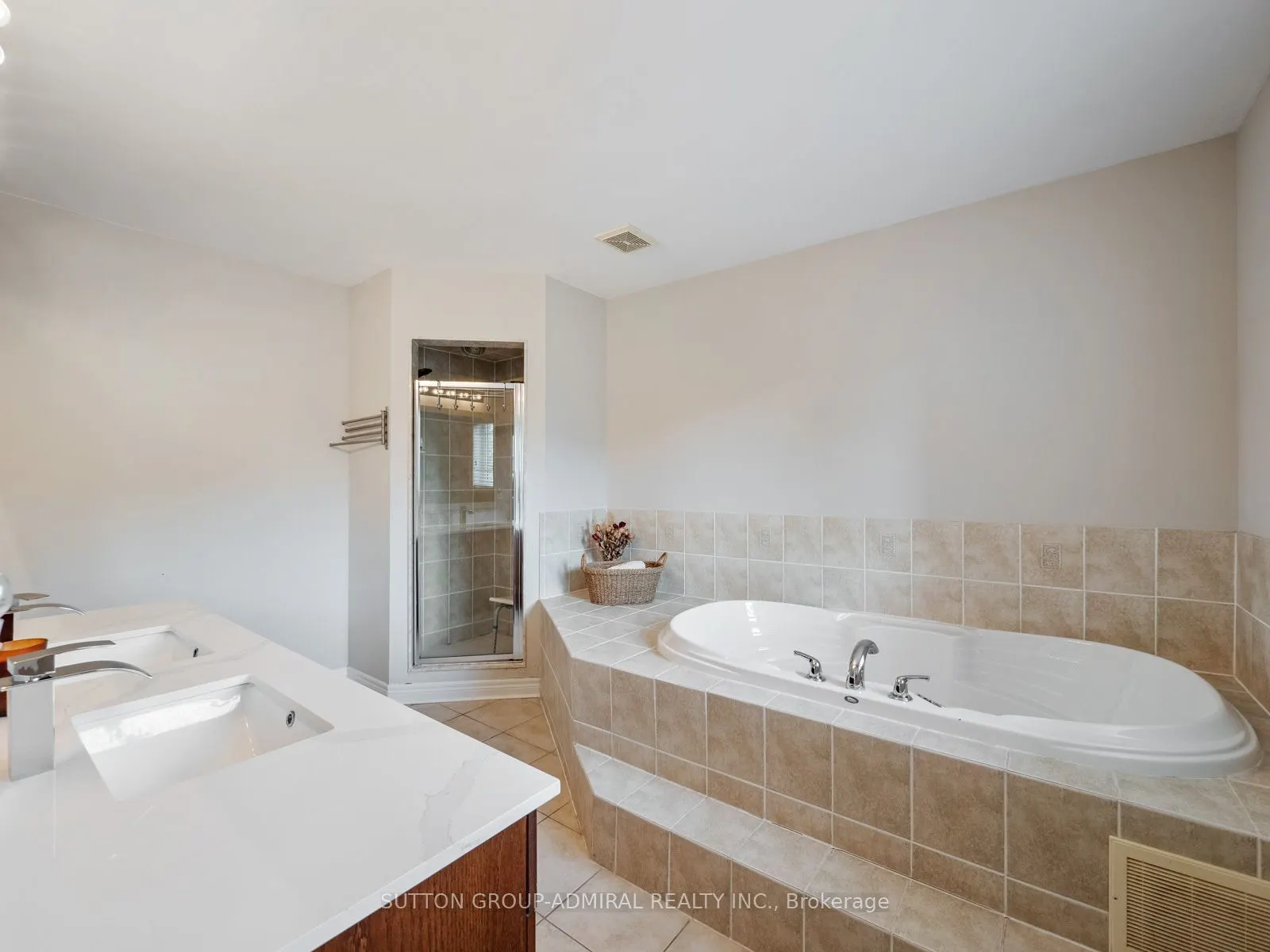 192 Chayna Crescent