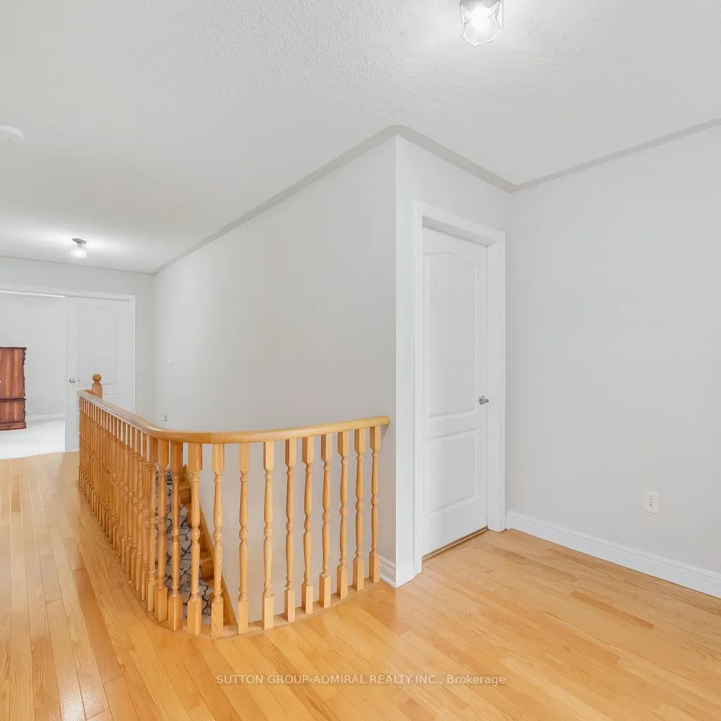 192 Chayna Crescent