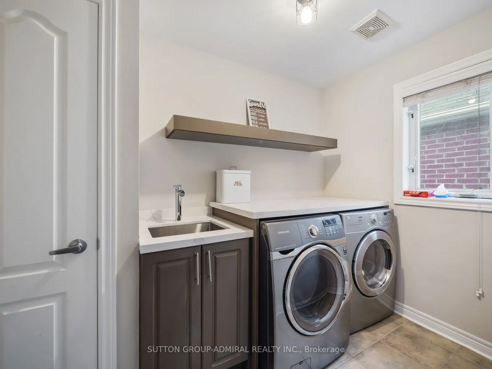 192 Chayna Crescent