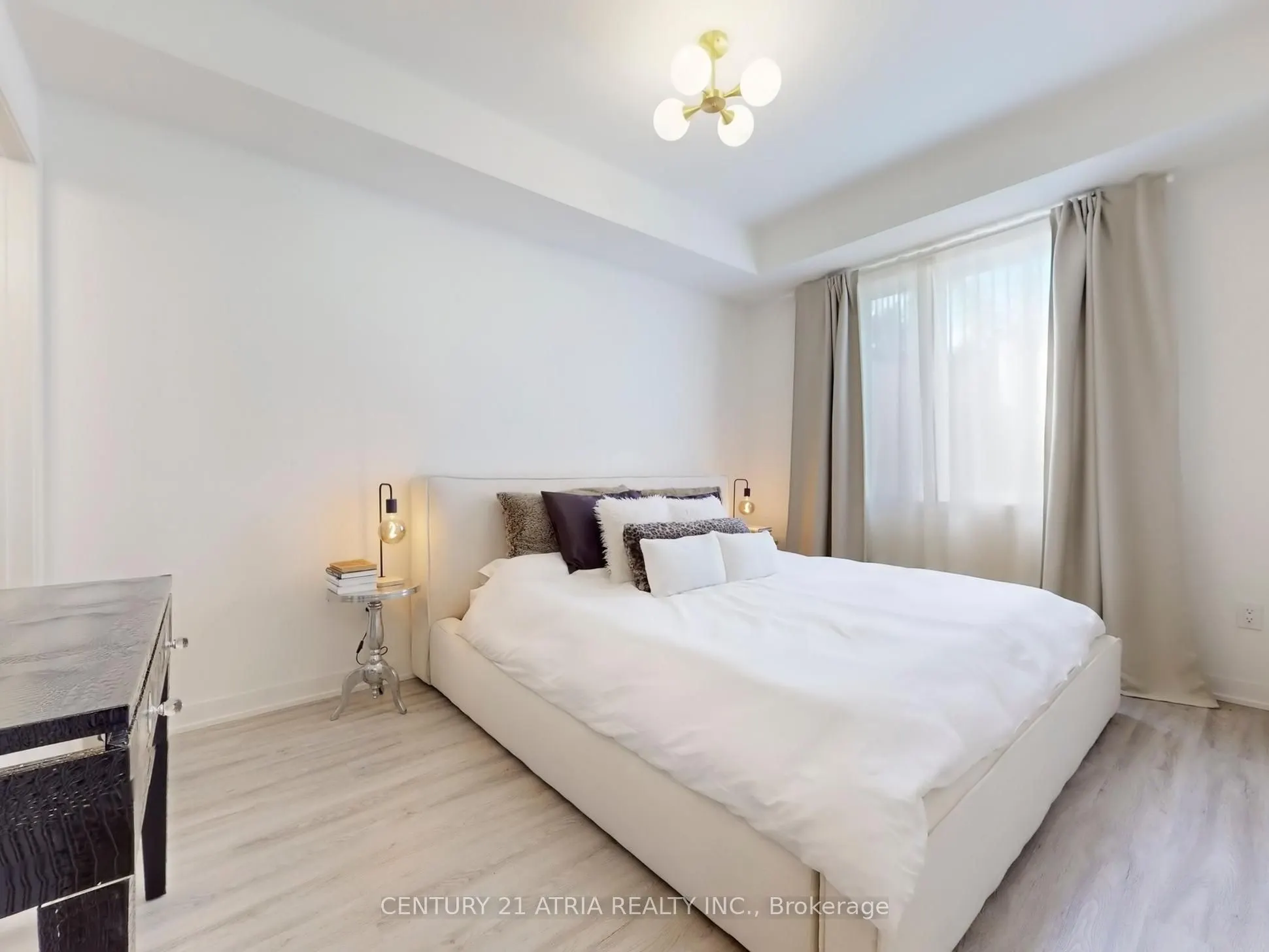 8 Steckley House Lane, #216