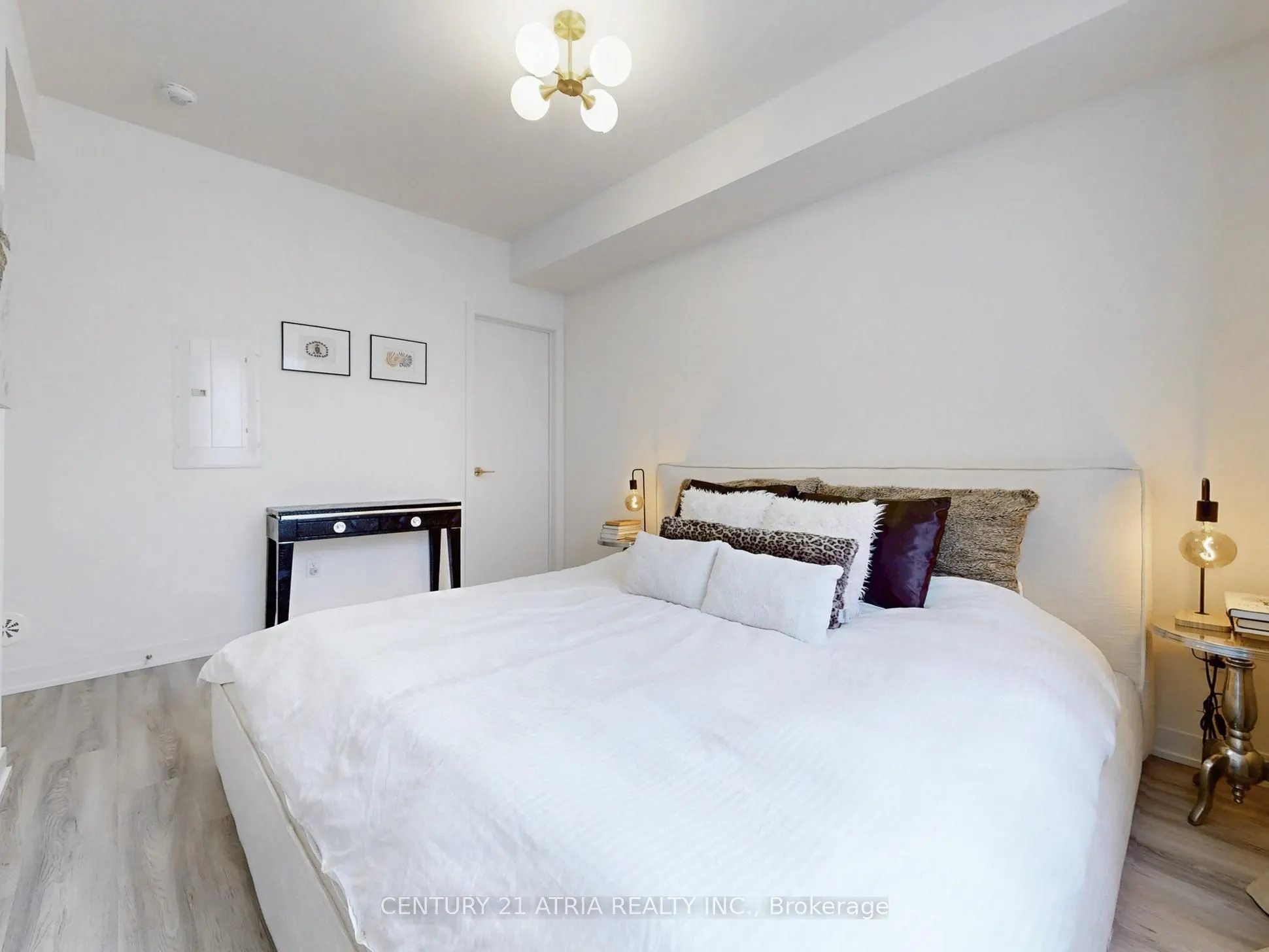 8 Steckley House Lane, #216