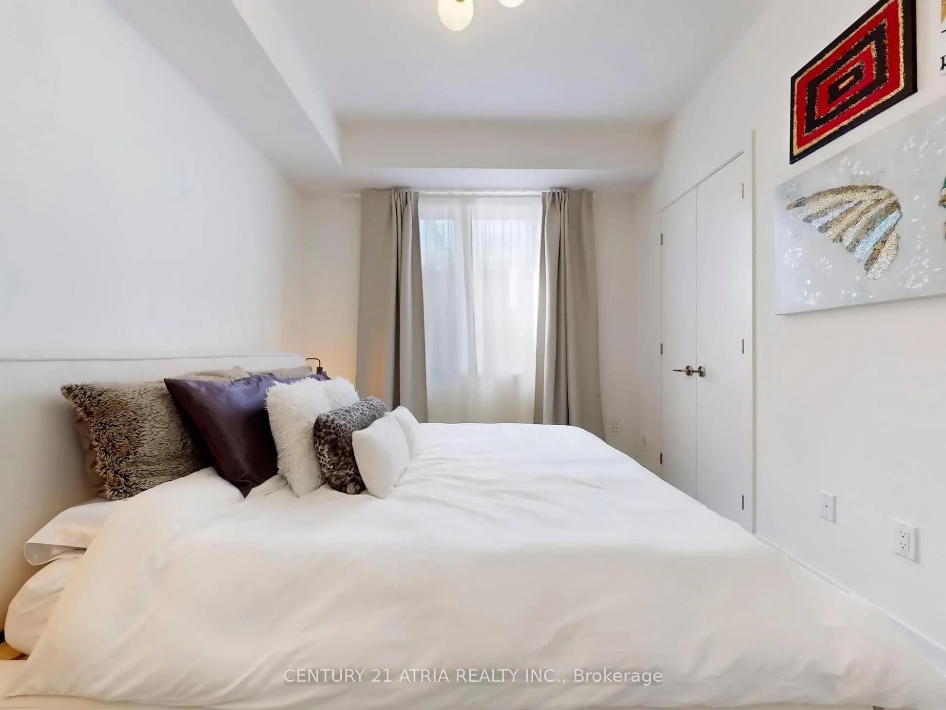 8 Steckley House Lane, #216