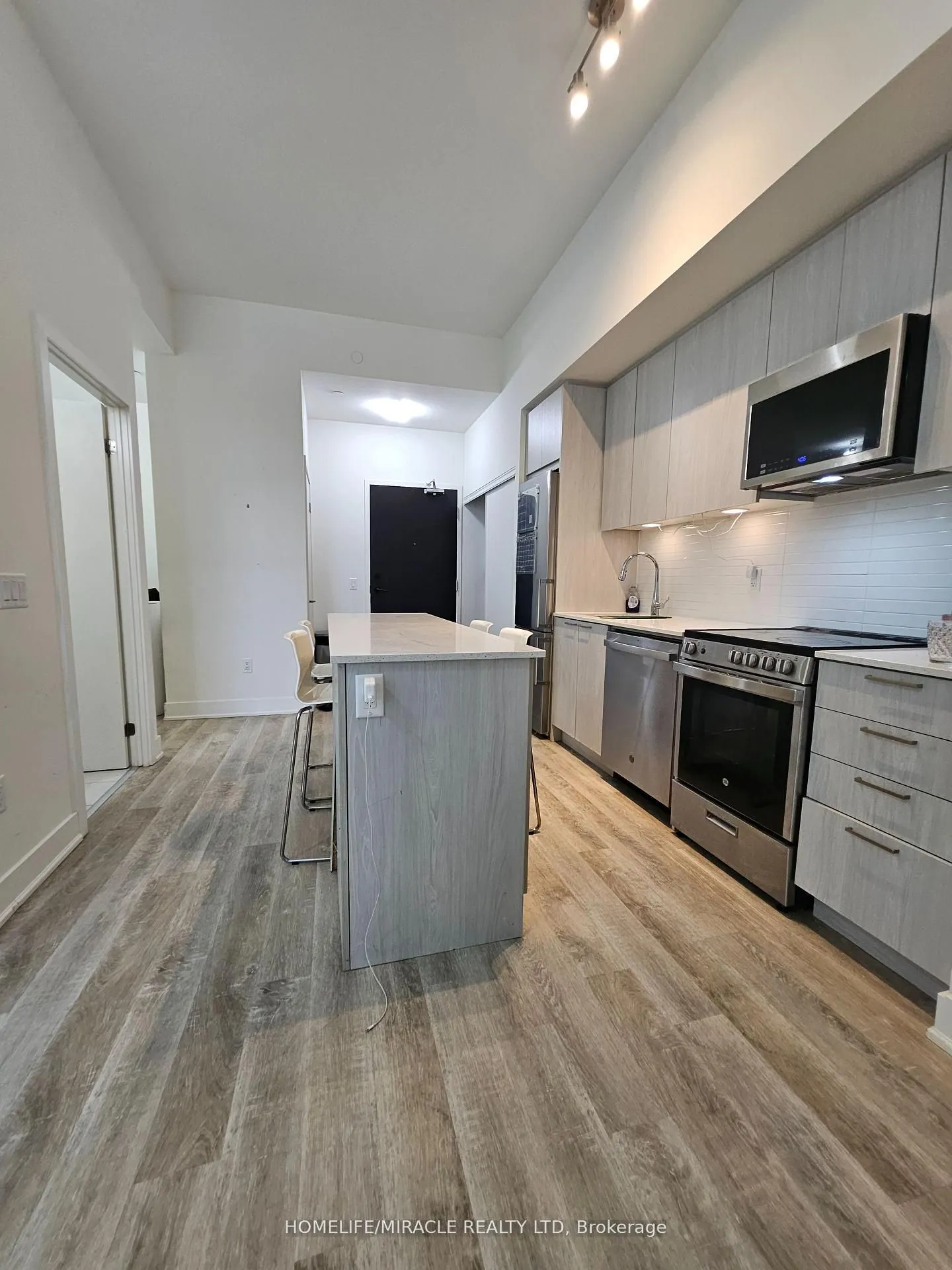 185 DEERFIELD Road, #116