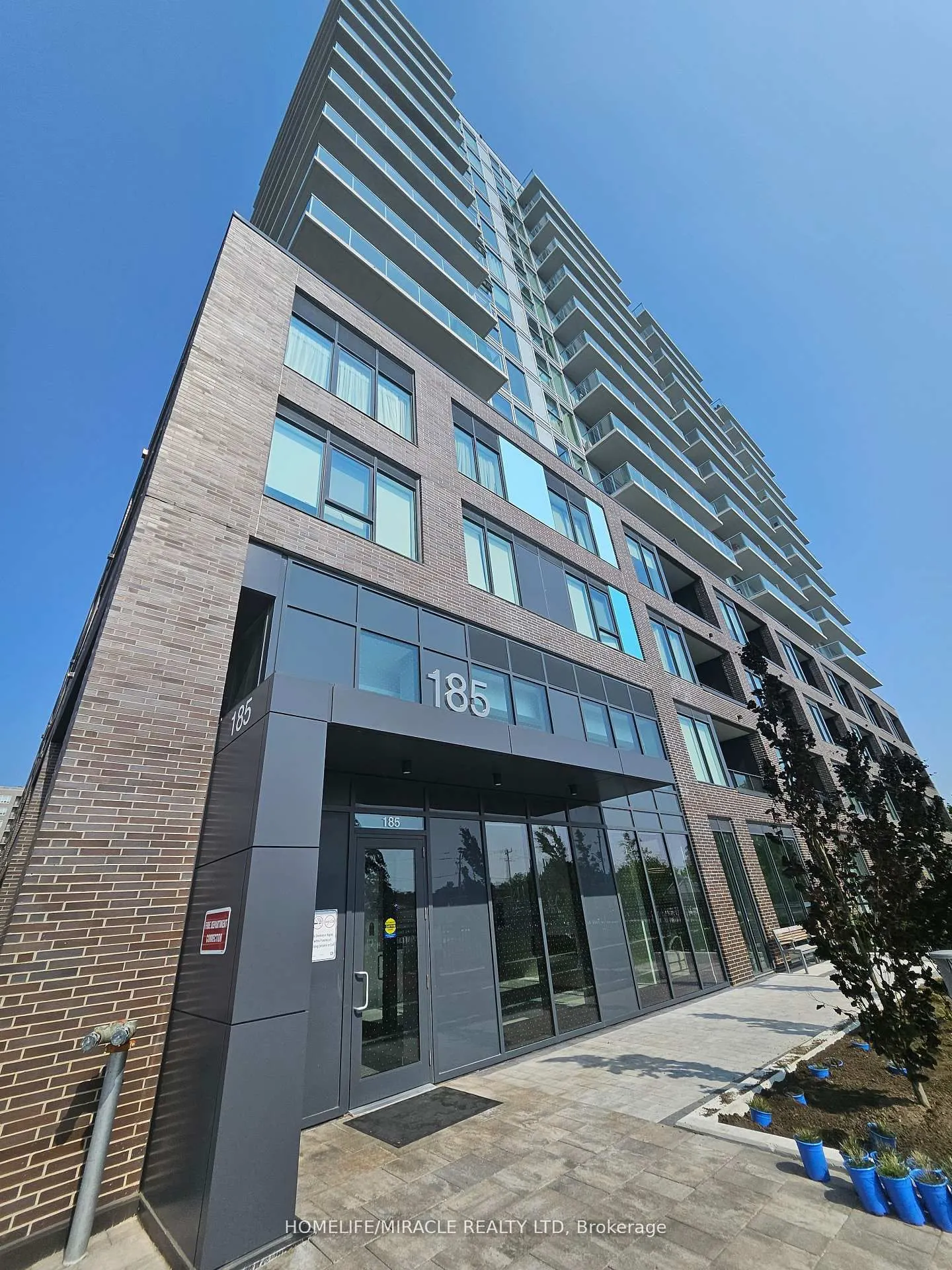 185 DEERFIELD Road, #116