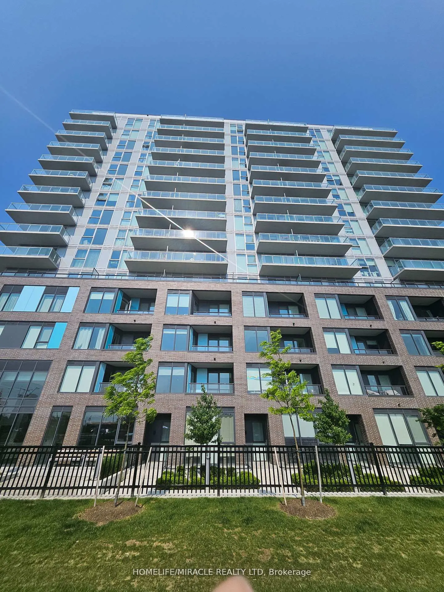 185 DEERFIELD Road, #116