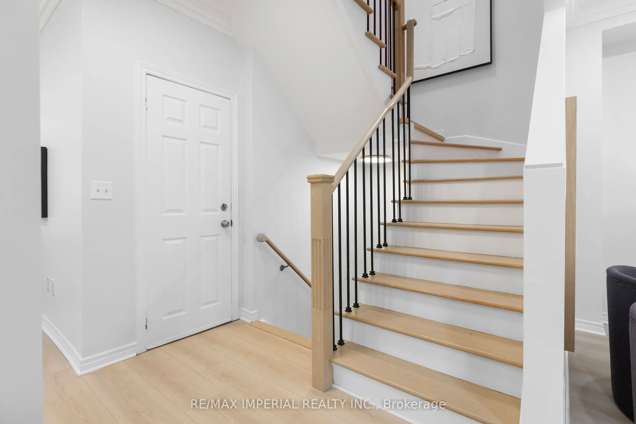 44 Hawkview Boulevard