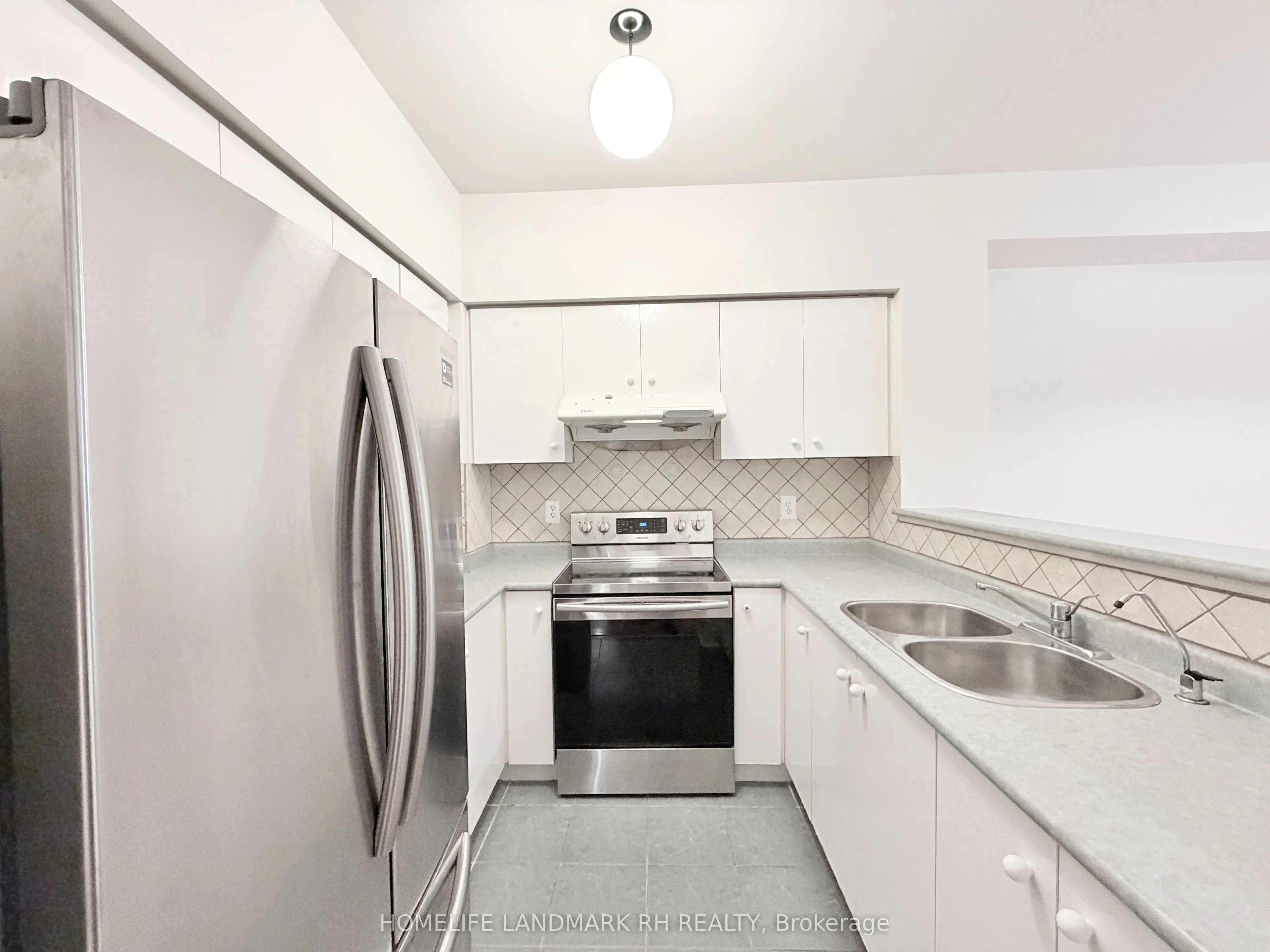 18 St Moritz Way, #2