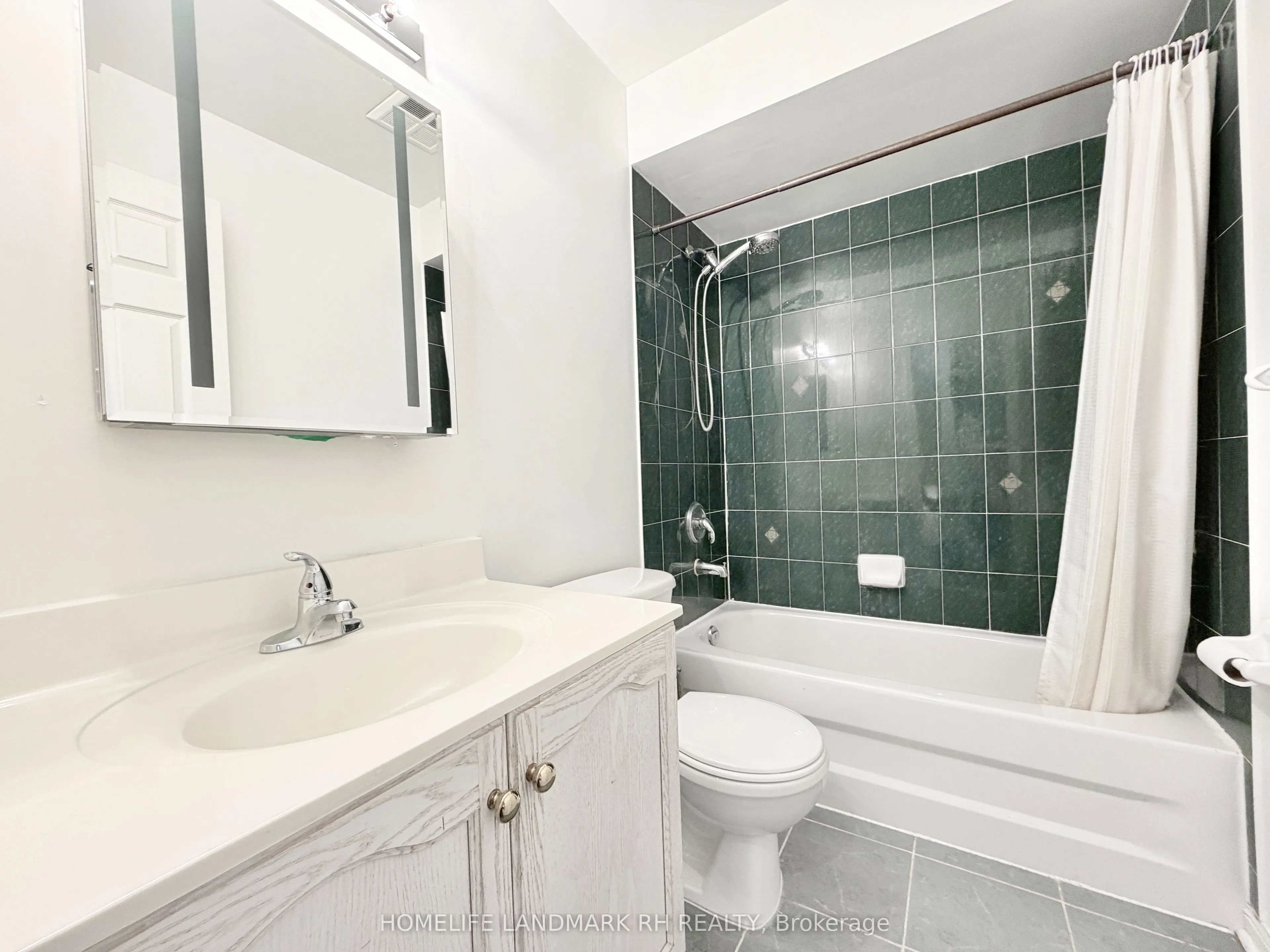 18 St Moritz Way, #2