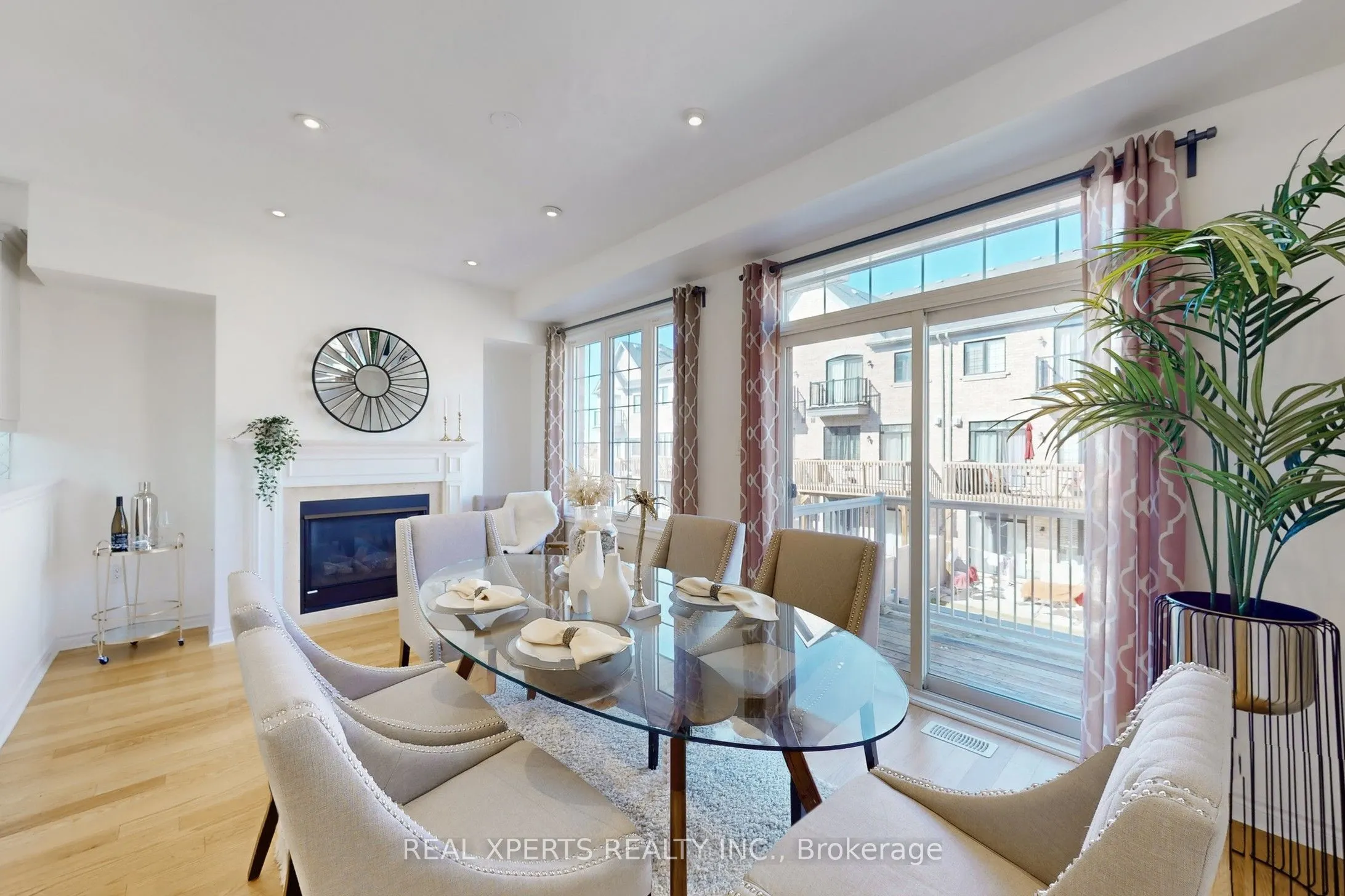 18 Farooq Boulevard