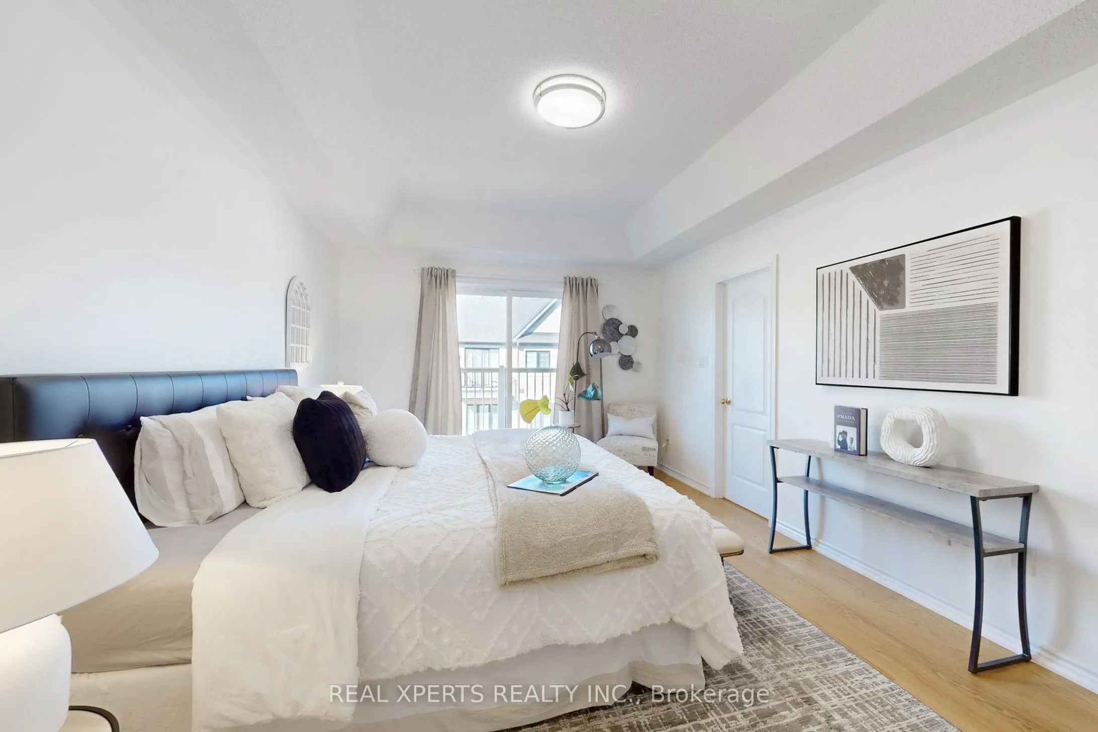 18 Farooq Boulevard