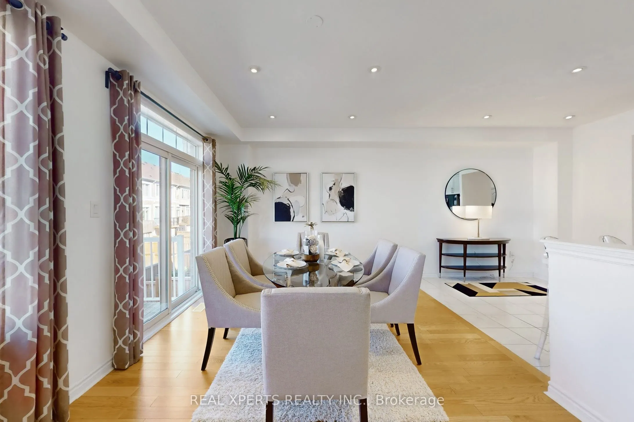 18 Farooq Boulevard