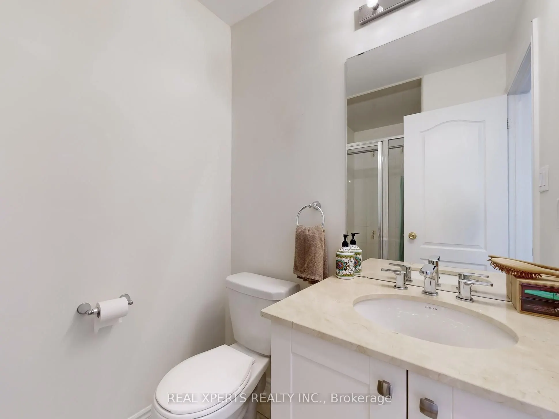 18 Farooq Boulevard