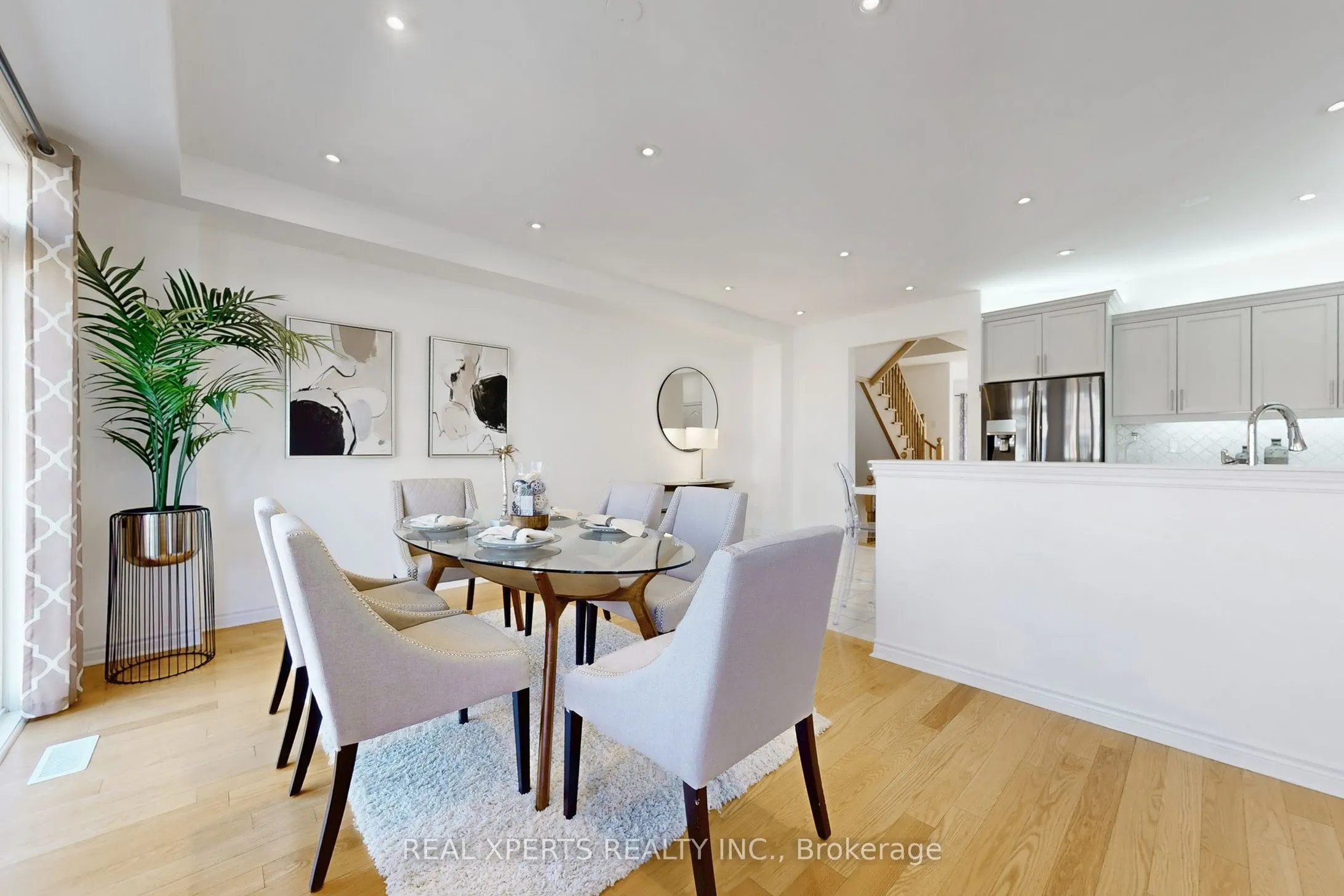 18 Farooq Boulevard