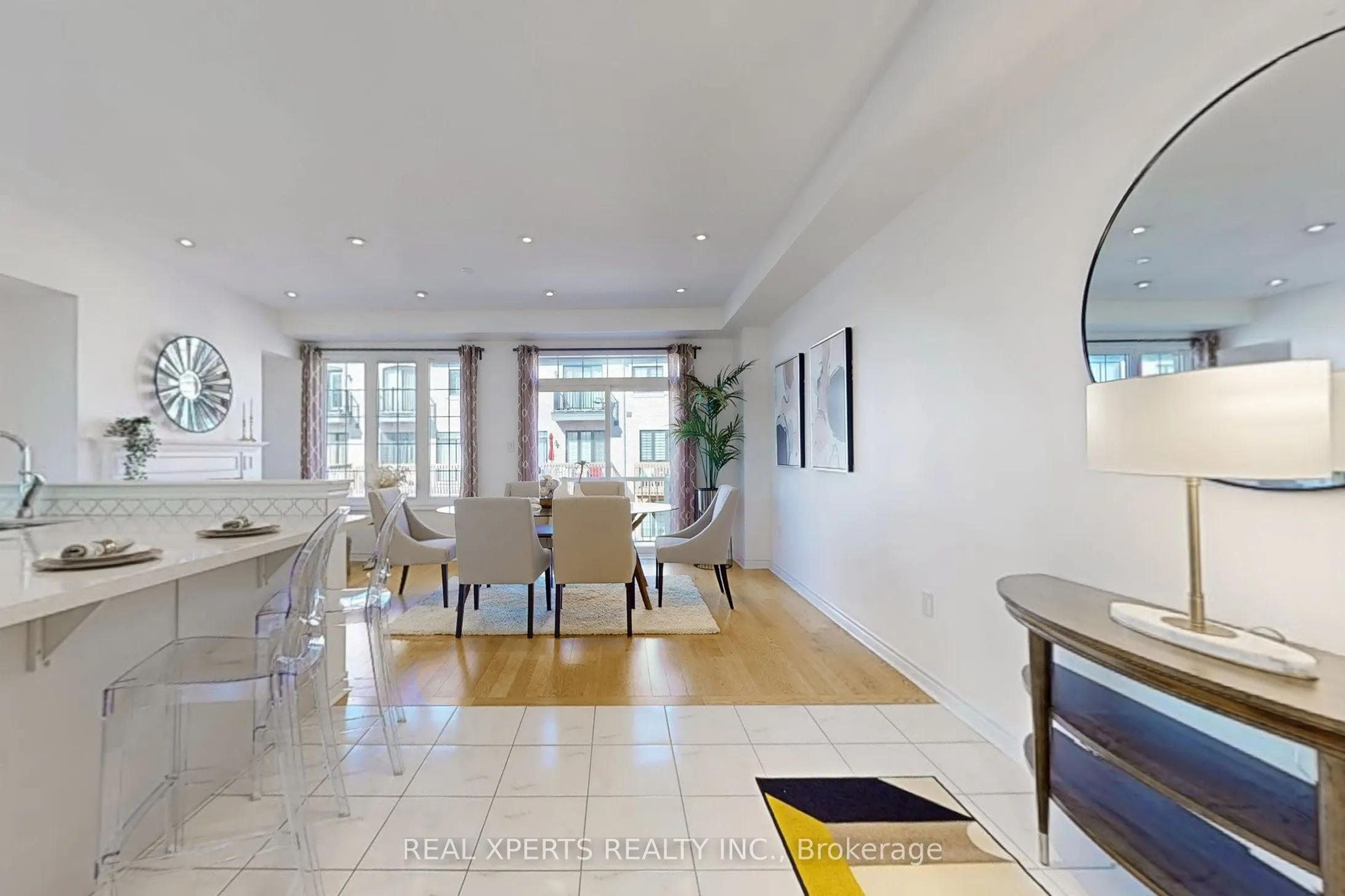 18 Farooq Boulevard