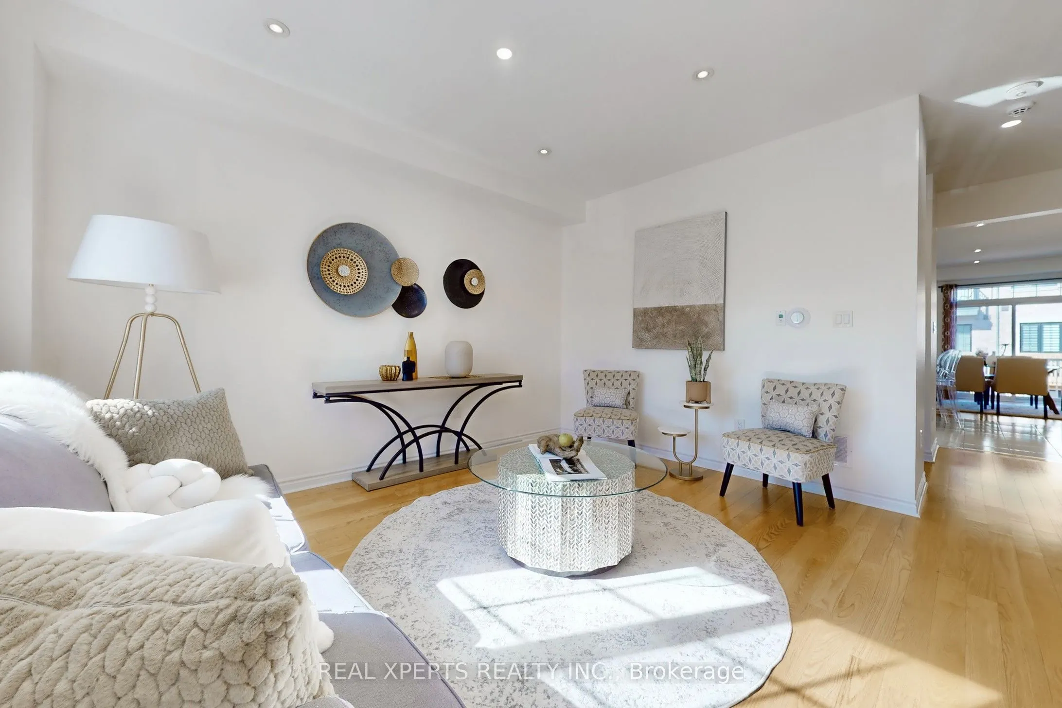 18 Farooq Boulevard
