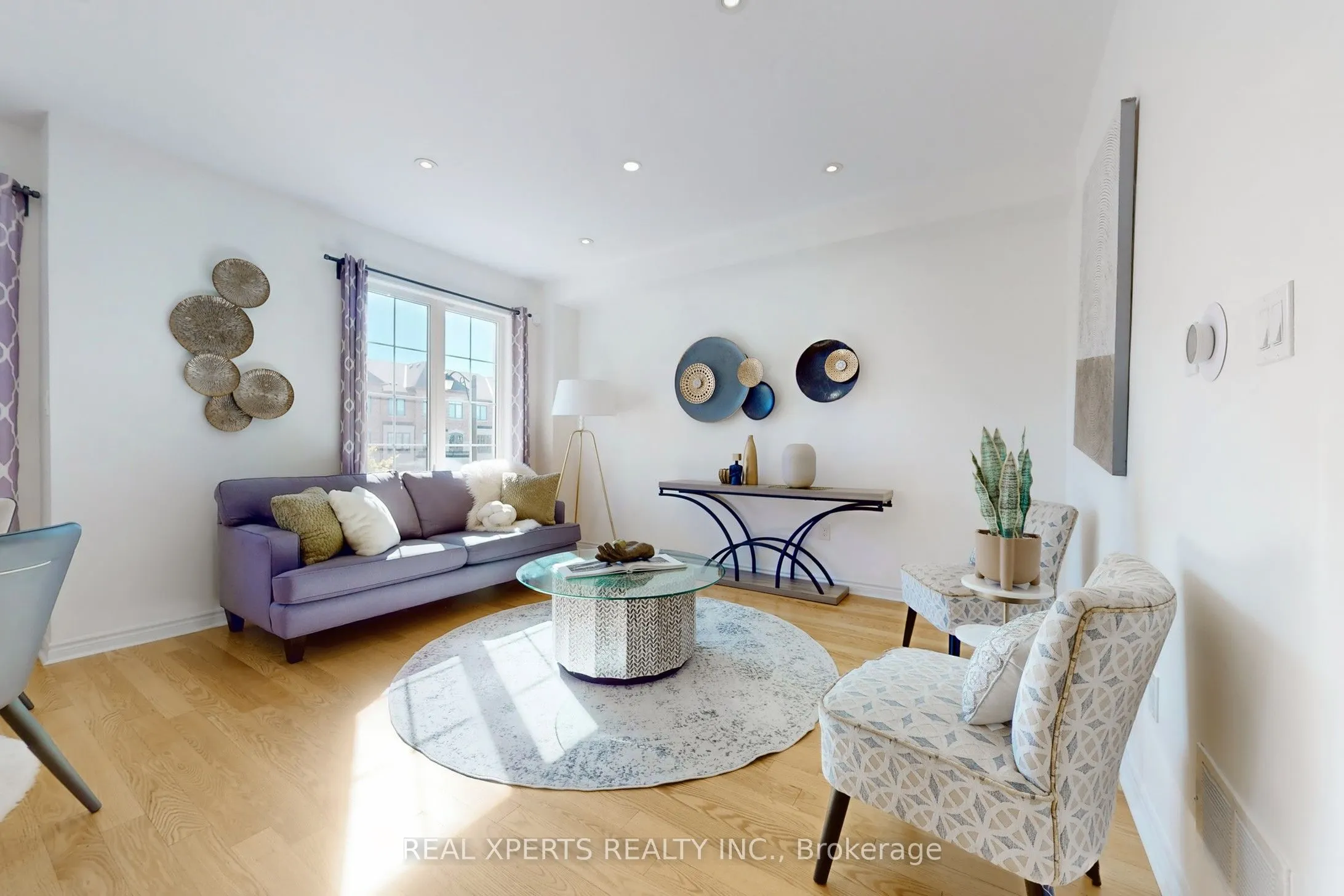 18 Farooq Boulevard