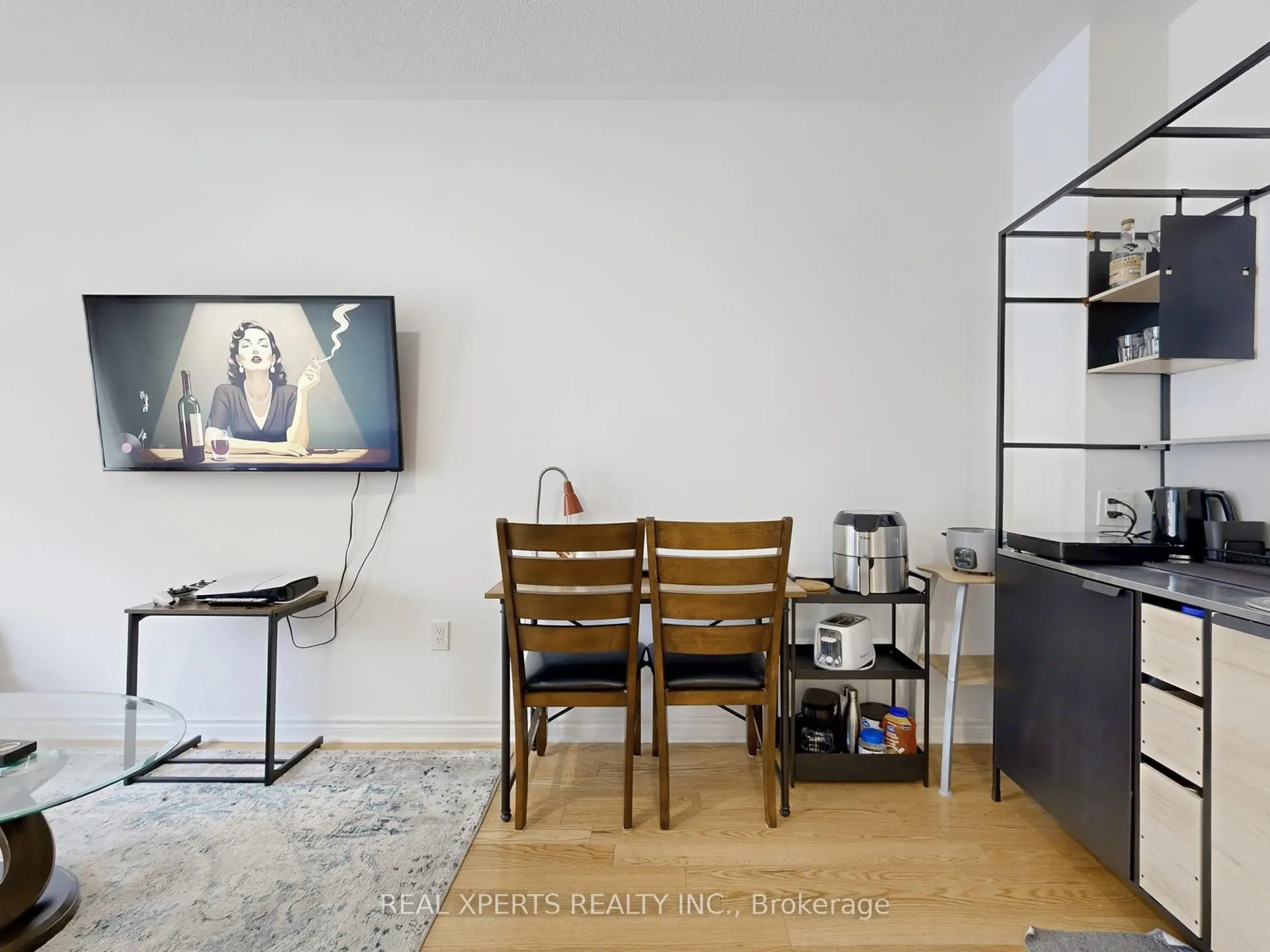 18 Farooq Boulevard